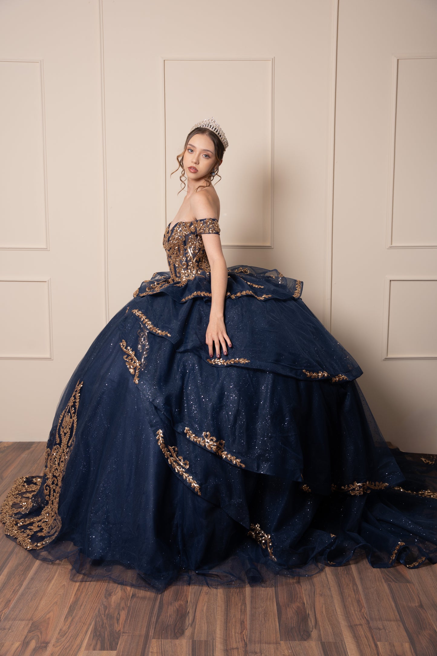 Vestido de XV Años Azul Marino Lentejuela Dorada