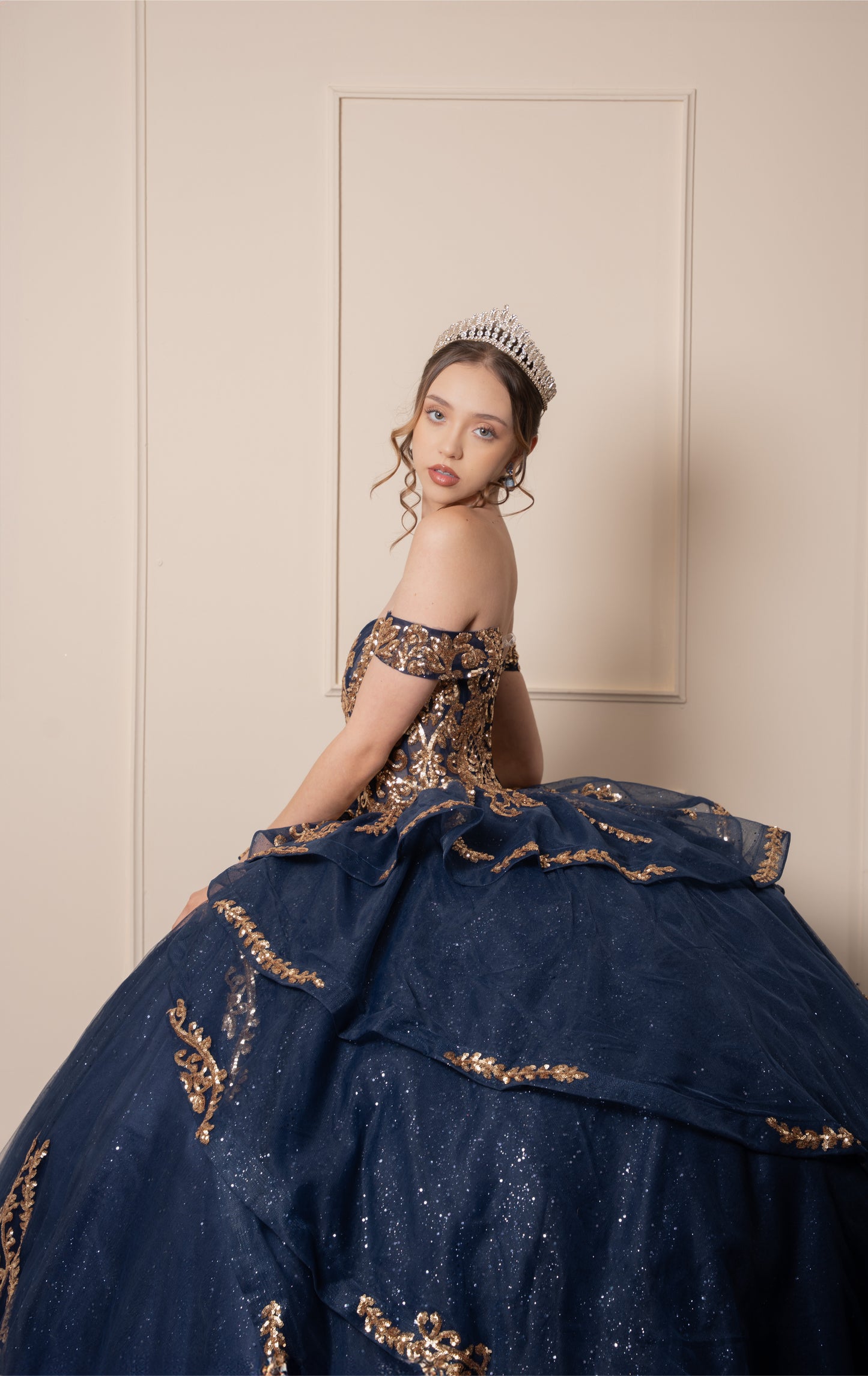 Vestido de XV Años Azul Marino Lentejuela Dorada