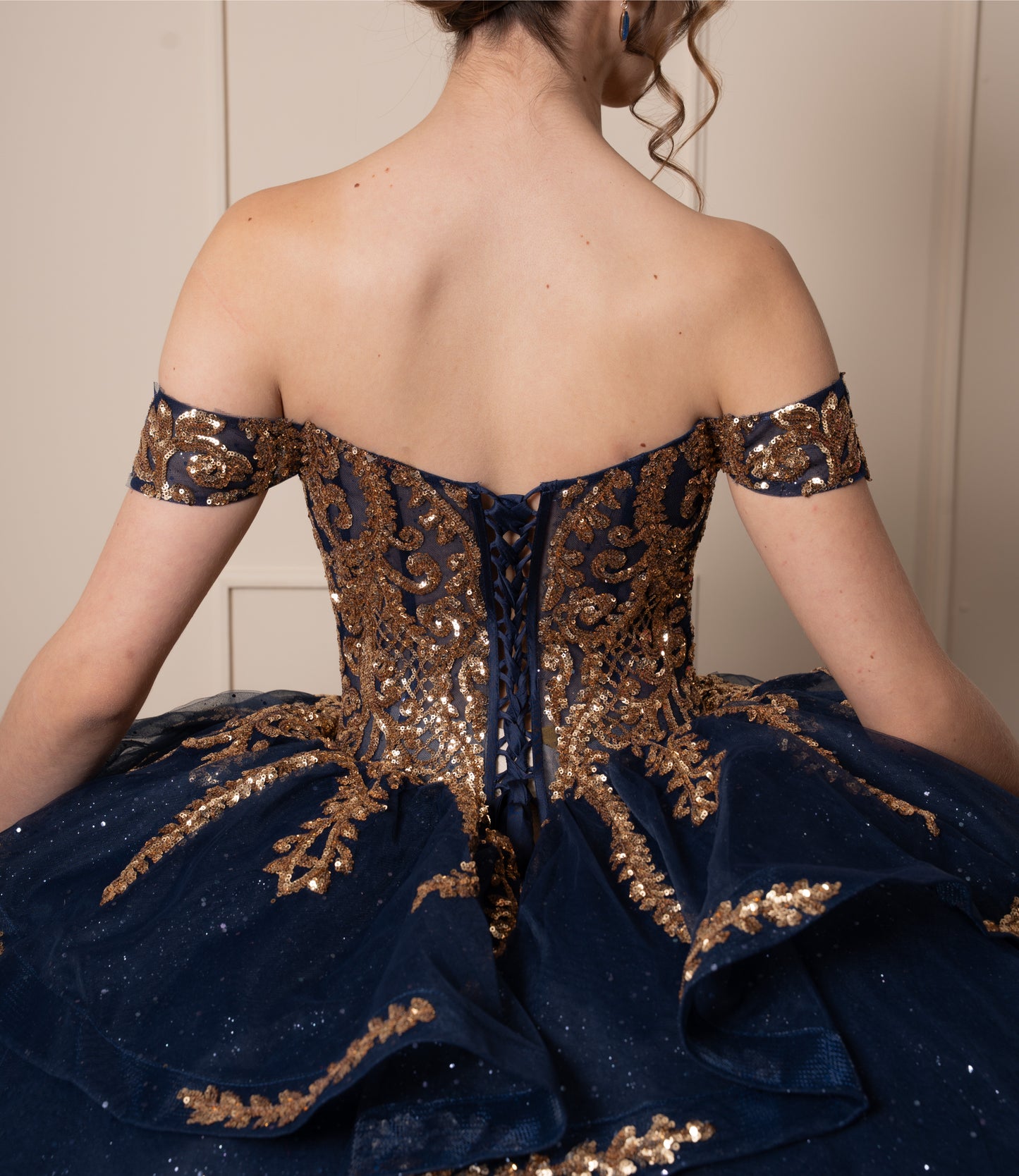 Vestido de XV Años Azul Marino Lentejuela Dorada
