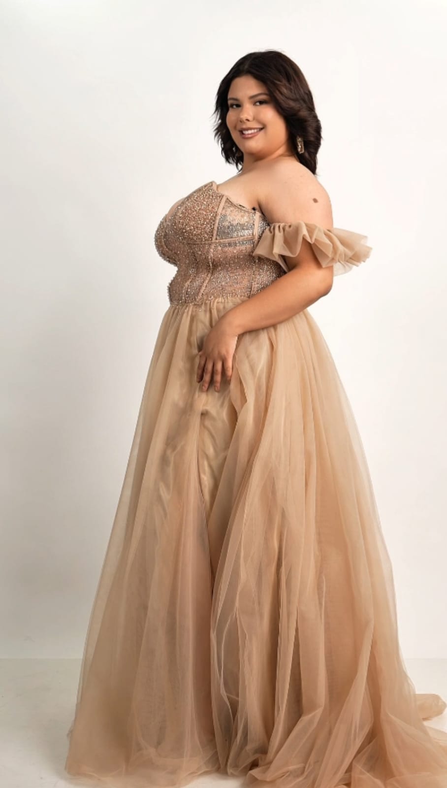 Vestido Nude Ampon Detalle En Abdomen Mangas Sueltas