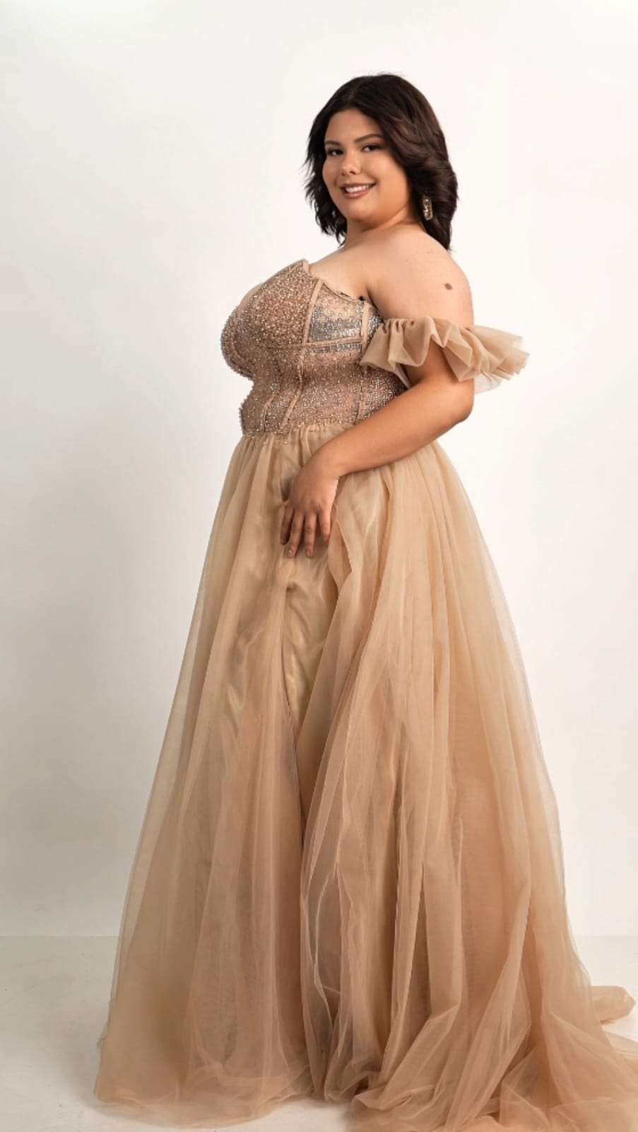 Vestido Nude Ampon Detalle En Abdomen Mangas Sueltas