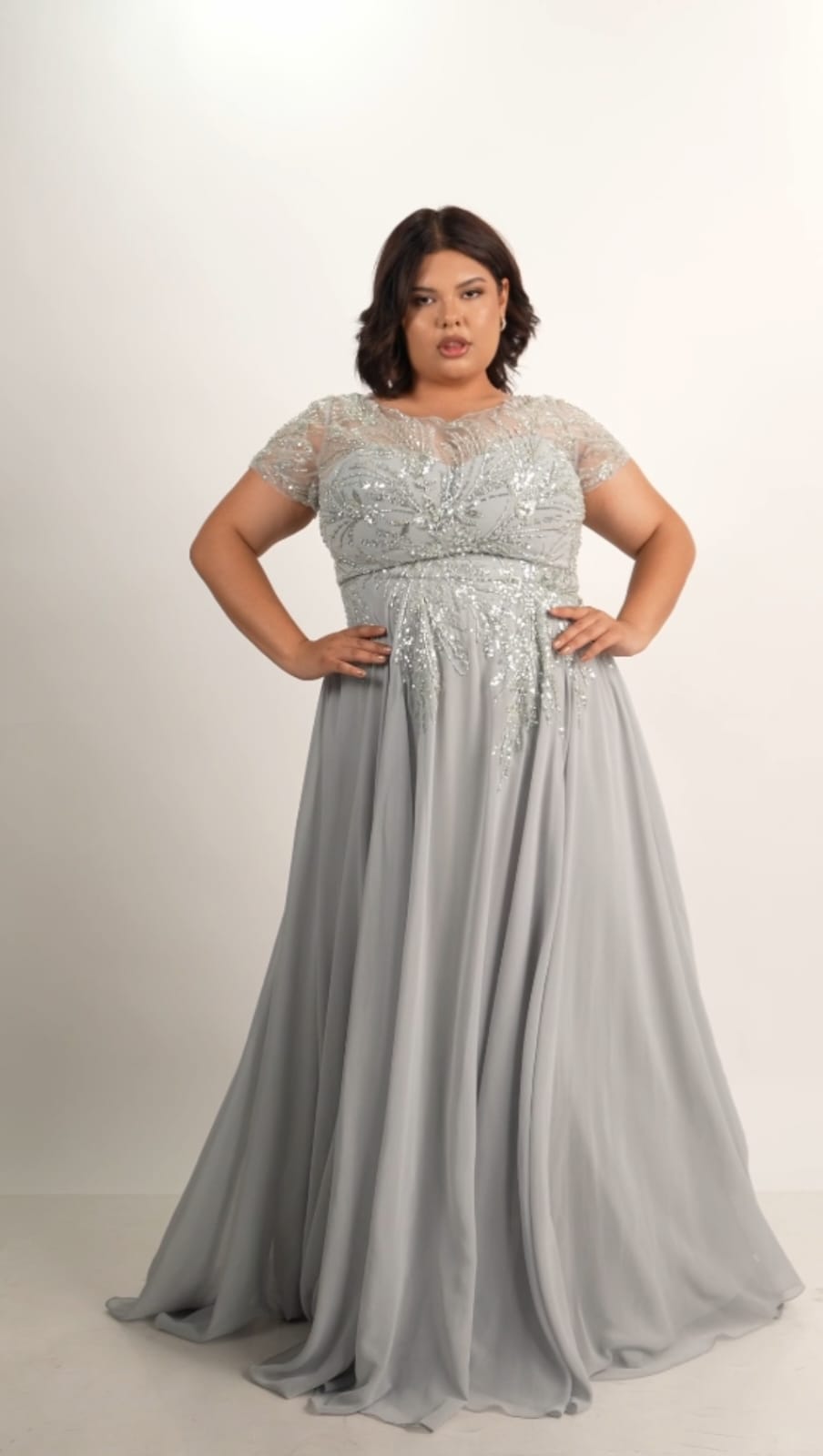 Vestido Plata Corte A Manga 3/4 Diseño En Corset