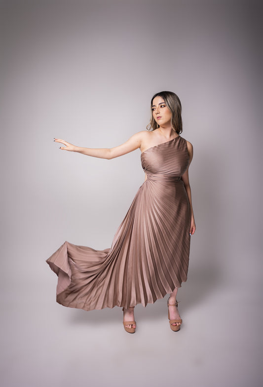 Vestido Beige Tableado De Una Manga Midi