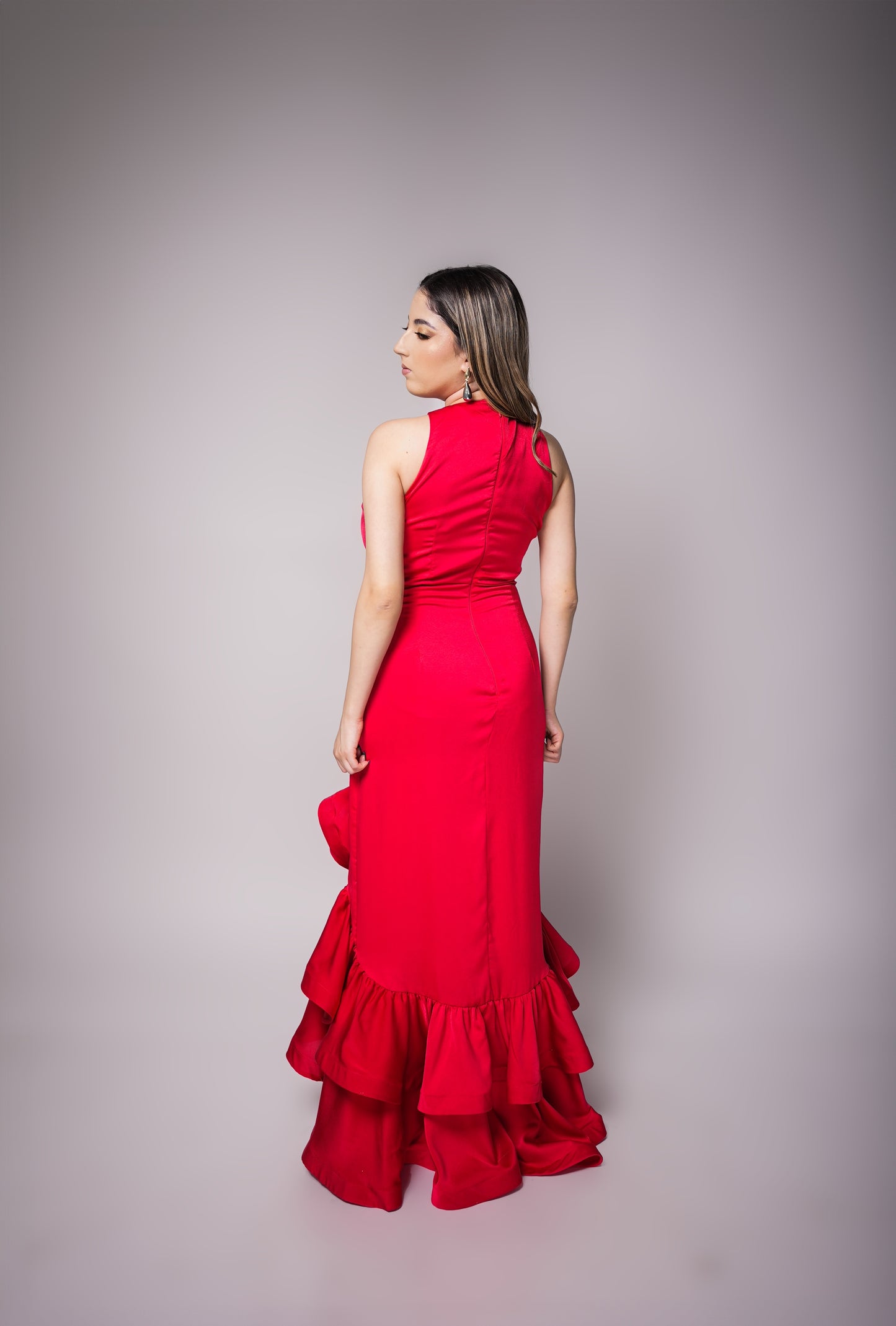 Vestido Rojo Halter Olanes En Falda