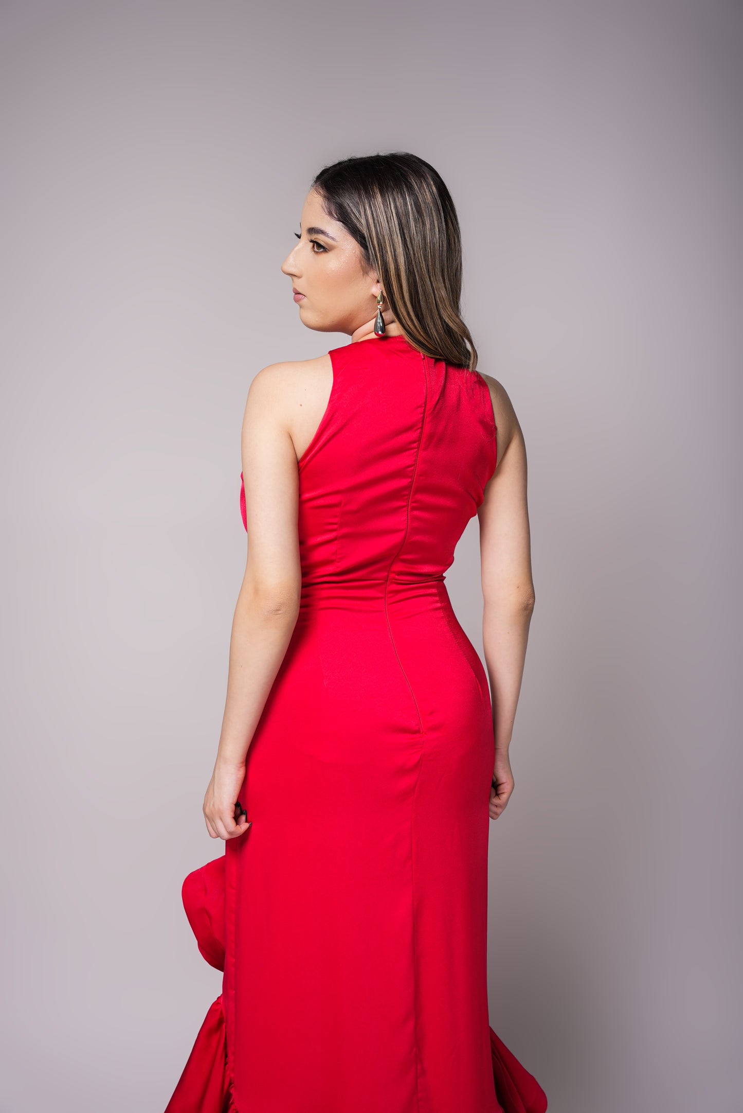 Vestido Rojo Halter Olanes En Falda