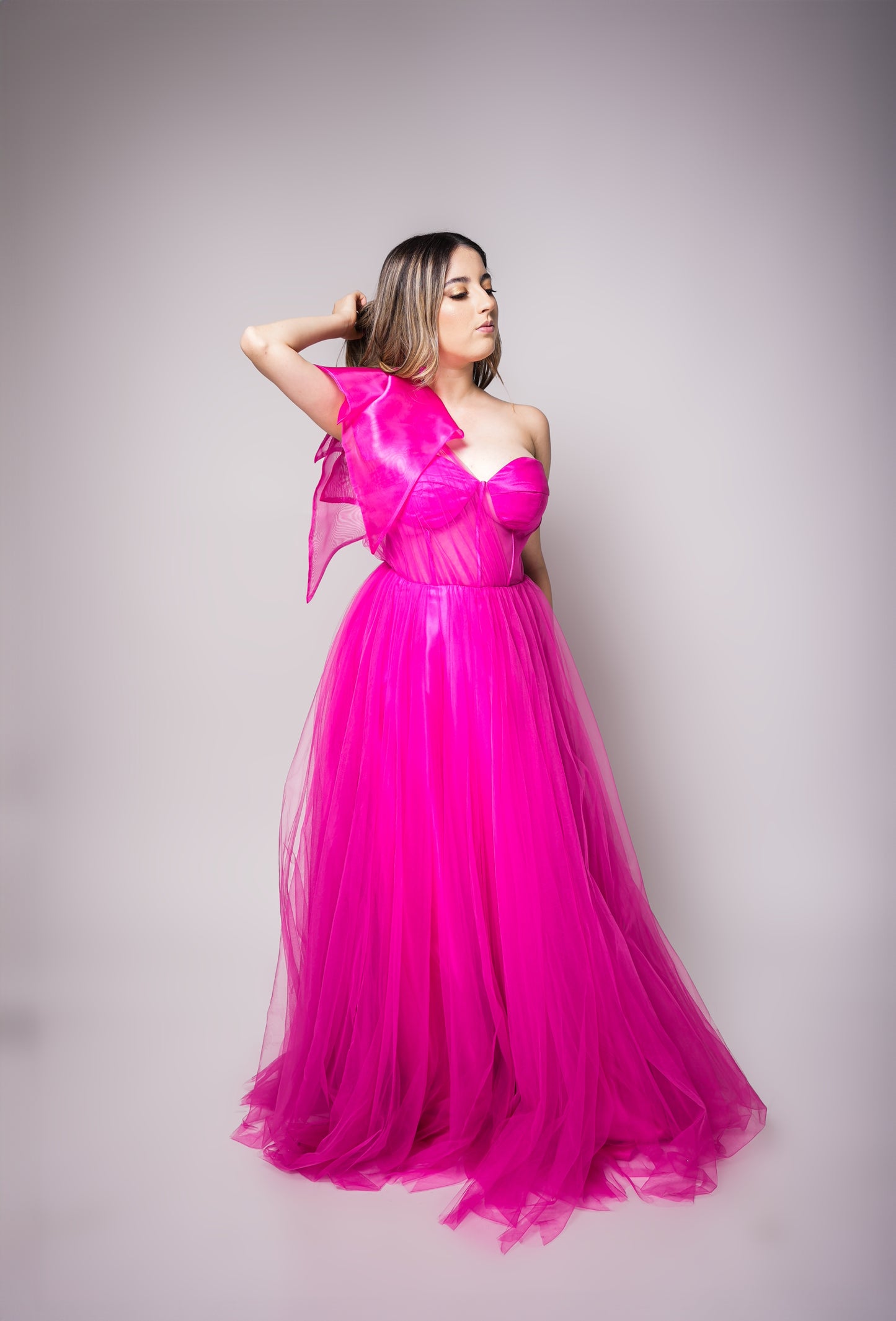 Vestido Rosa Ampon Moño En Hombro