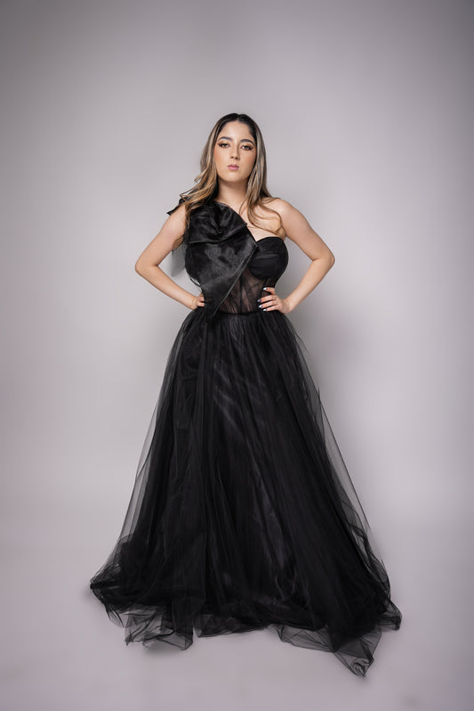 Vestido Negro Ampon Moño En Hombro