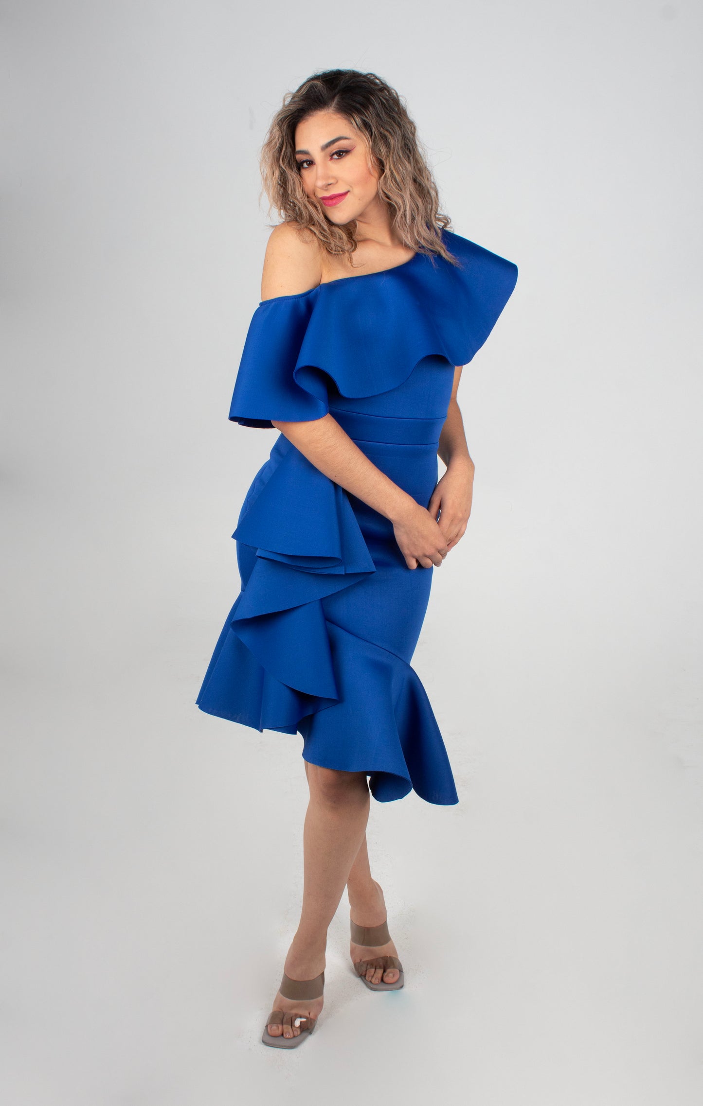 Vestido Olanes A Un Costado Midi