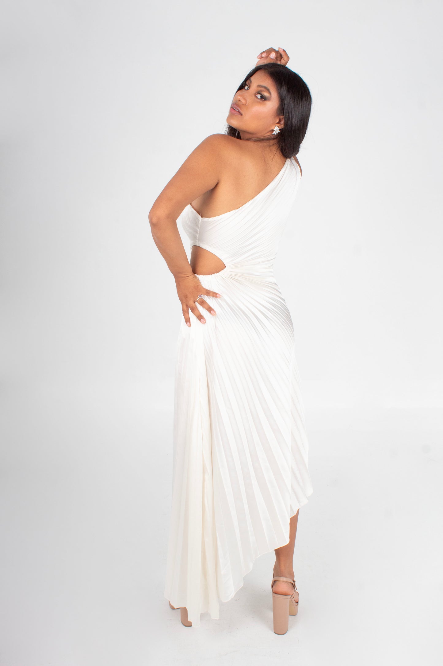 Vestido un Hombro Tableado