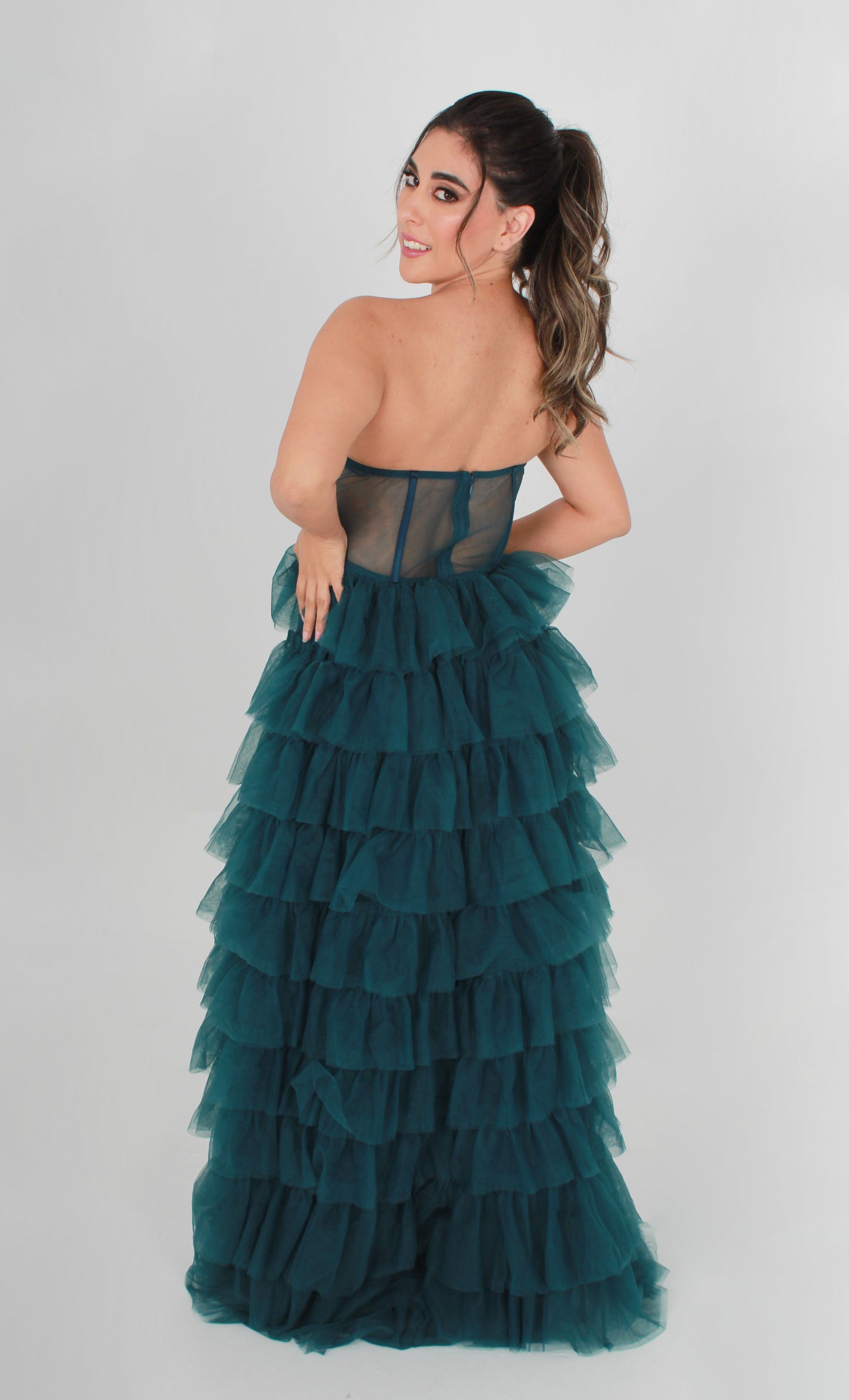 VESTIDO ESTRAPLE OLANES TRANSPARENCIA EN ABDOMEN