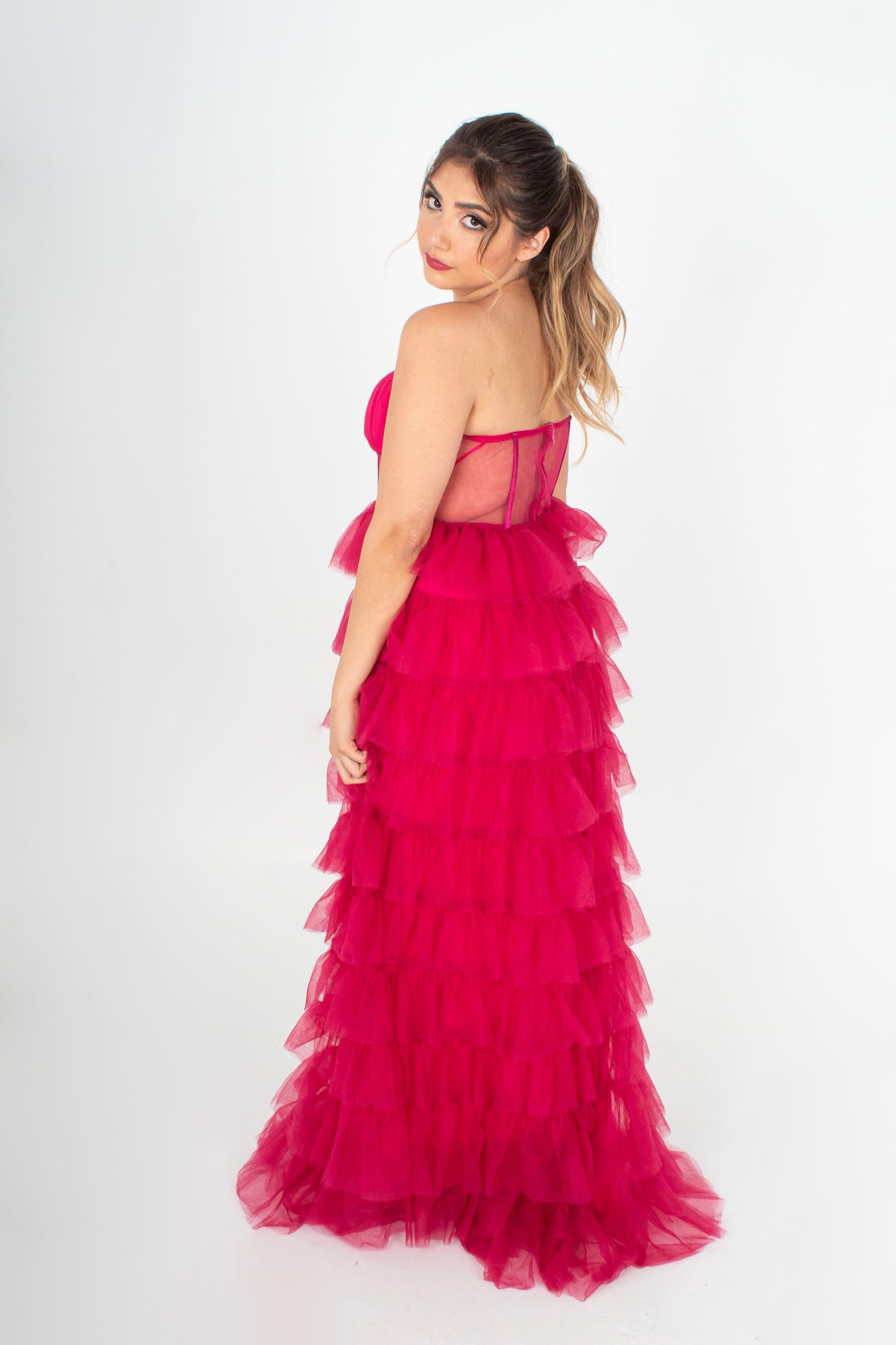 VESTIDO ESTRAPLE OLANES TRANSPARENCIA EN ABDOMEN