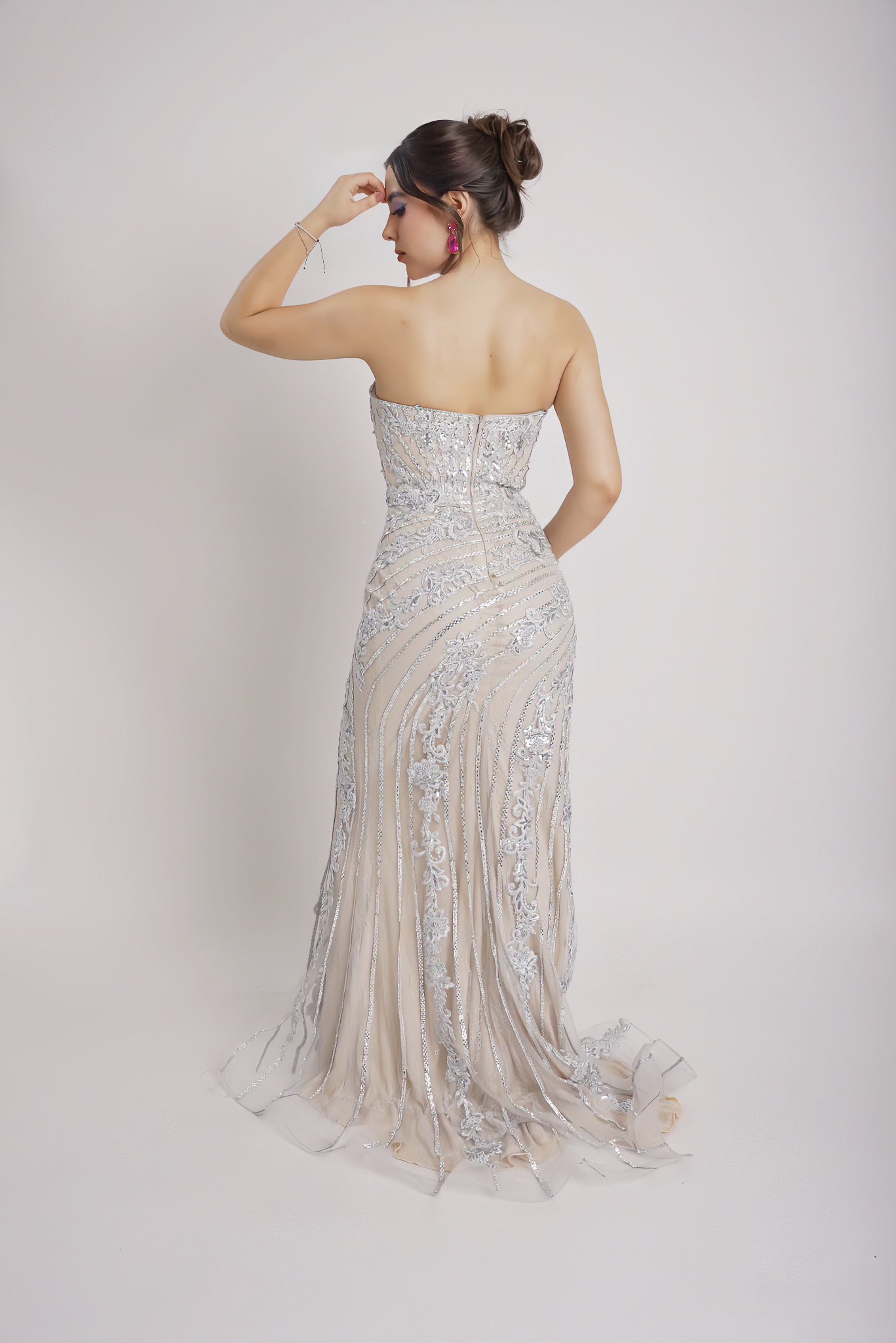 Plata Con Beige Y Estampado Con Abertura