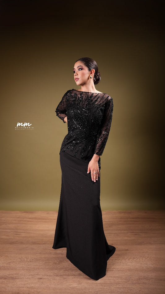 Vestido Negro Manga 3/4 Con Pedrería En Blusa