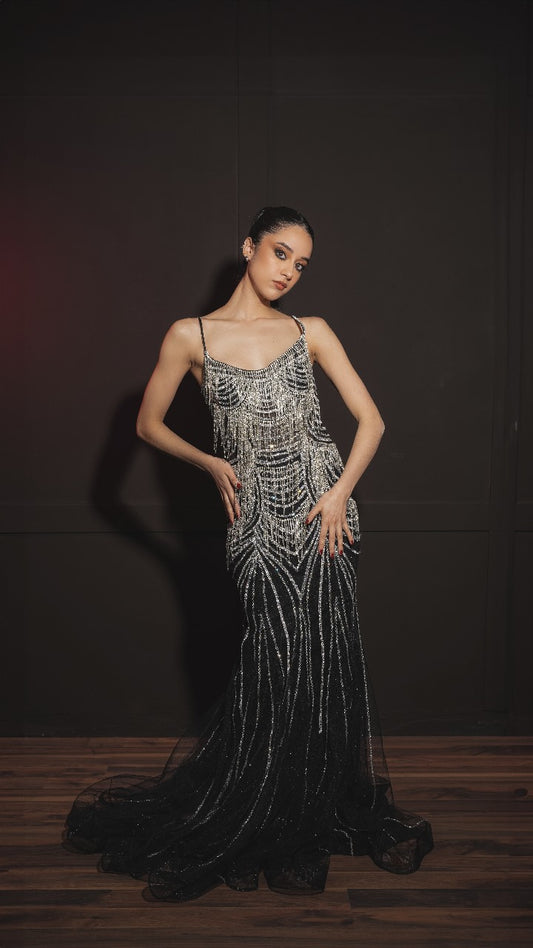 Vestido Negro Con Pedreria Plateada De Corset