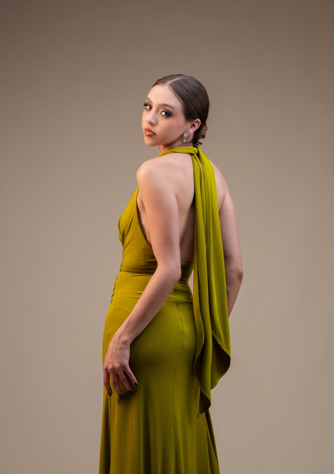 Verde Lima Cuello Halter Detalle Dorado En Cintura