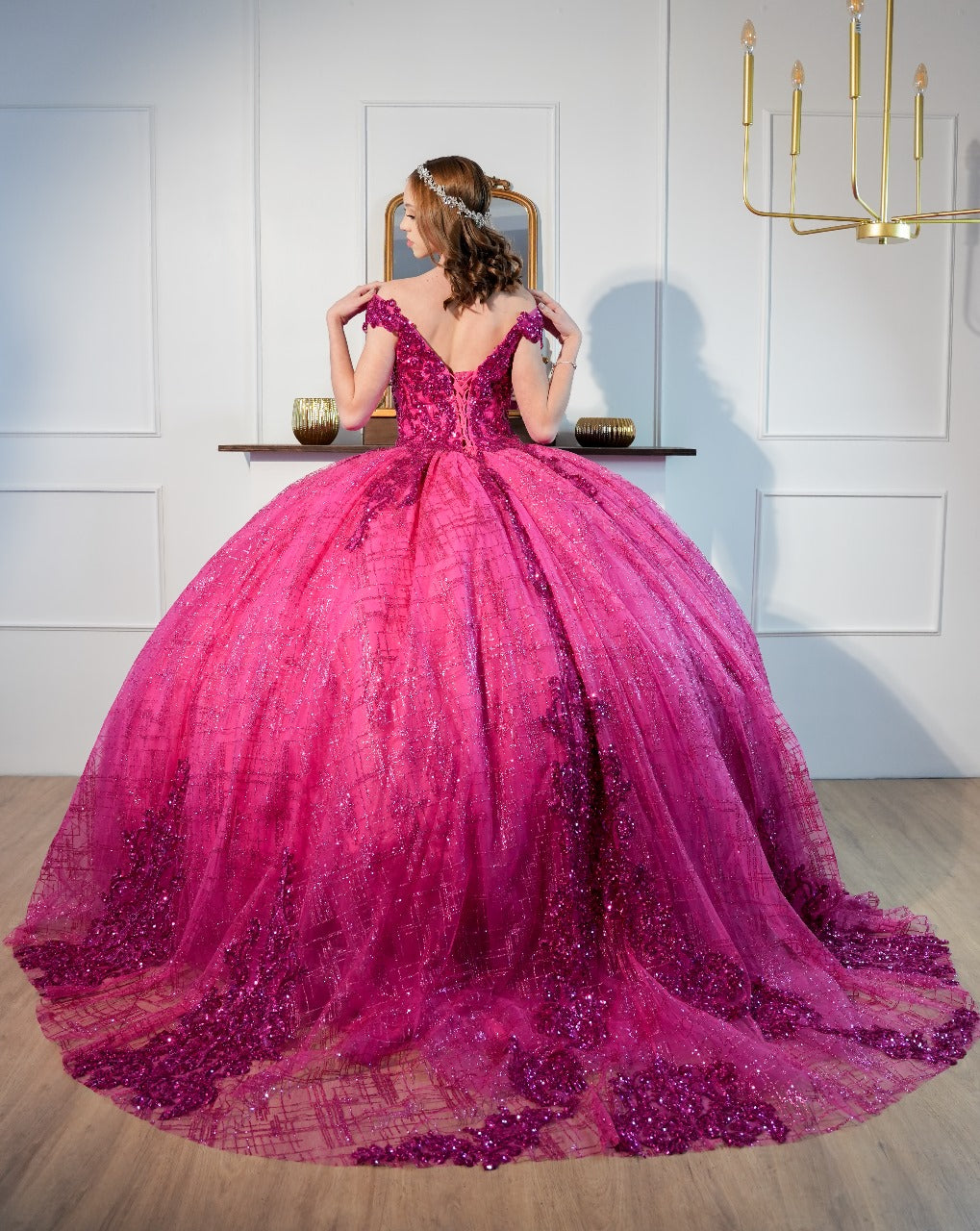 Vestido de XV Años Rosa Fiucha Lentejuela y Glitter Manga Campesina