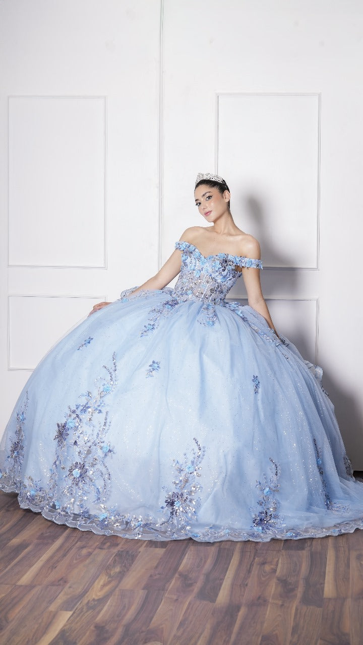 Vestido de XV Años Azul Cielo Flores y Pedrería en Pecho Mangas Campesinas
