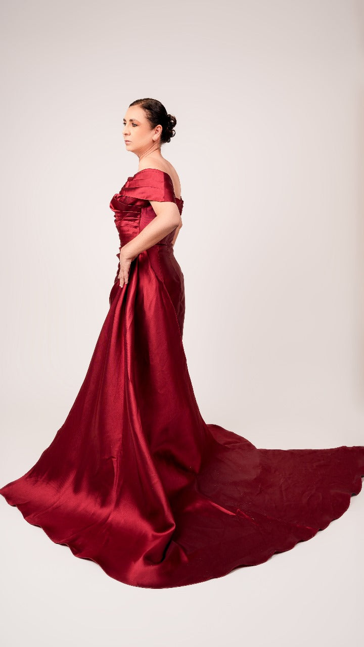 Vestido Borgoña Manga Caida Detalle En Pliegue Con Estola