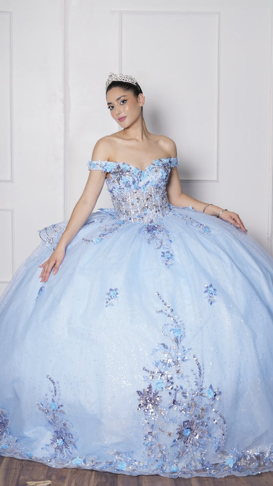 Vestido de XV Años Azul Cielo Flores y Pedrería en Pecho Mangas Campesinas