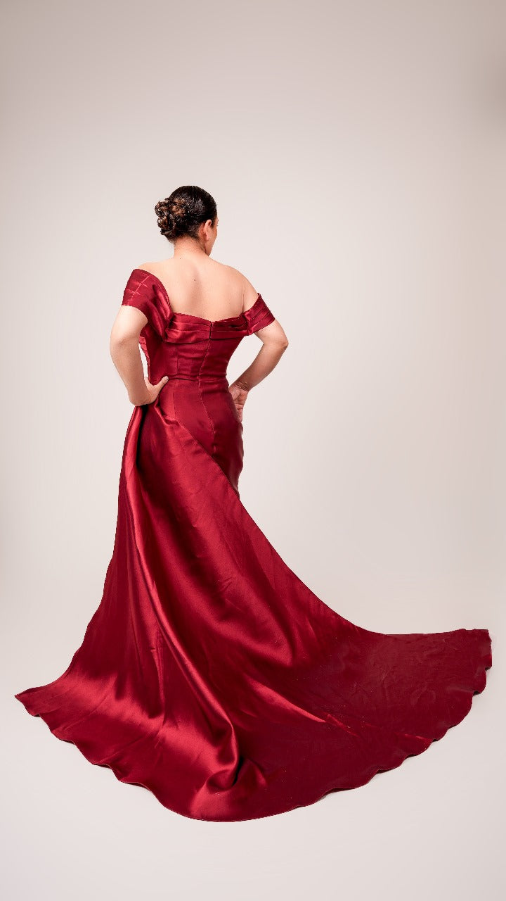 Vestido Borgoña Manga Caida Detalle En Pliegue Con Estola