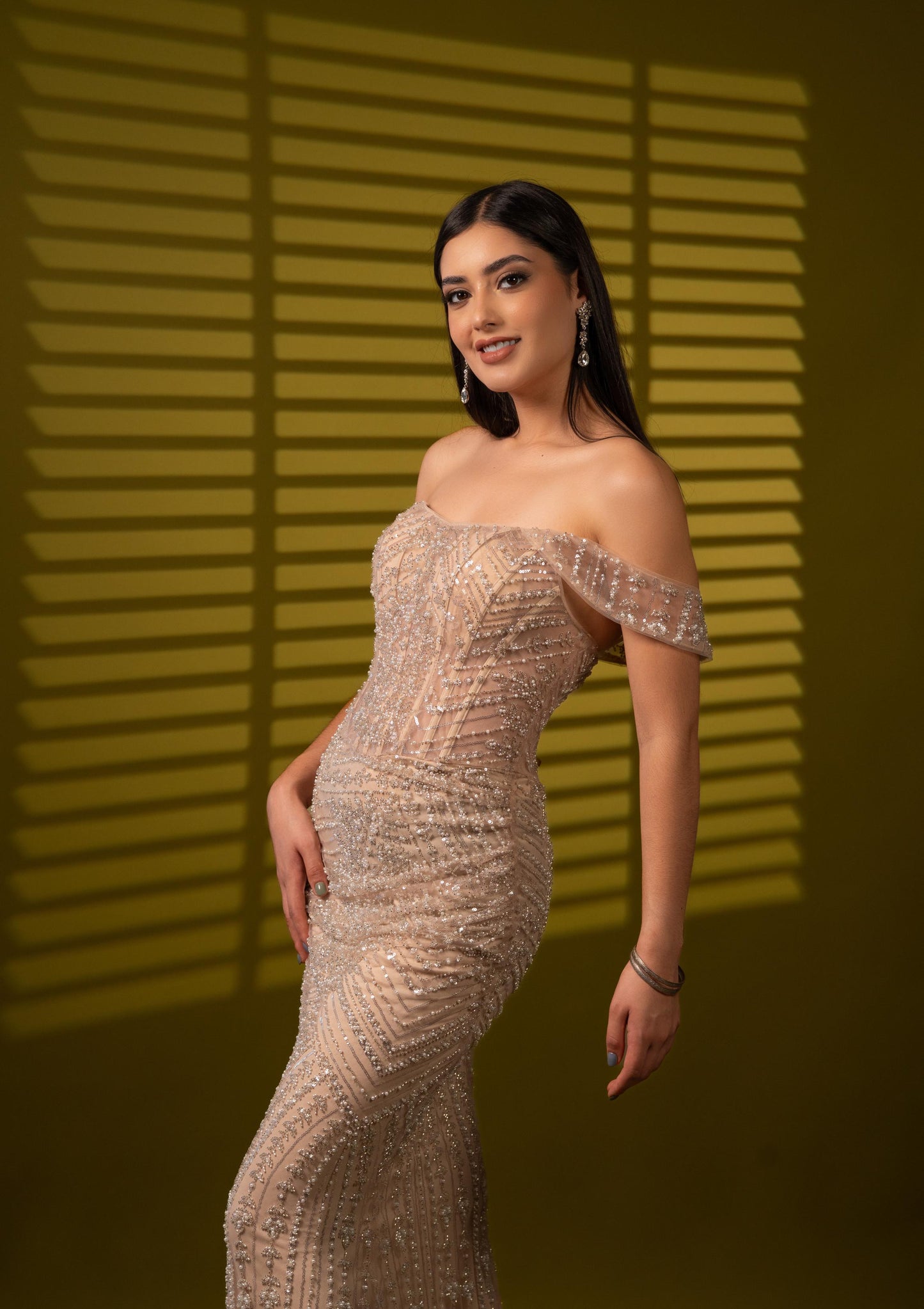 Vestido Beige Lentejuela Manga Caida