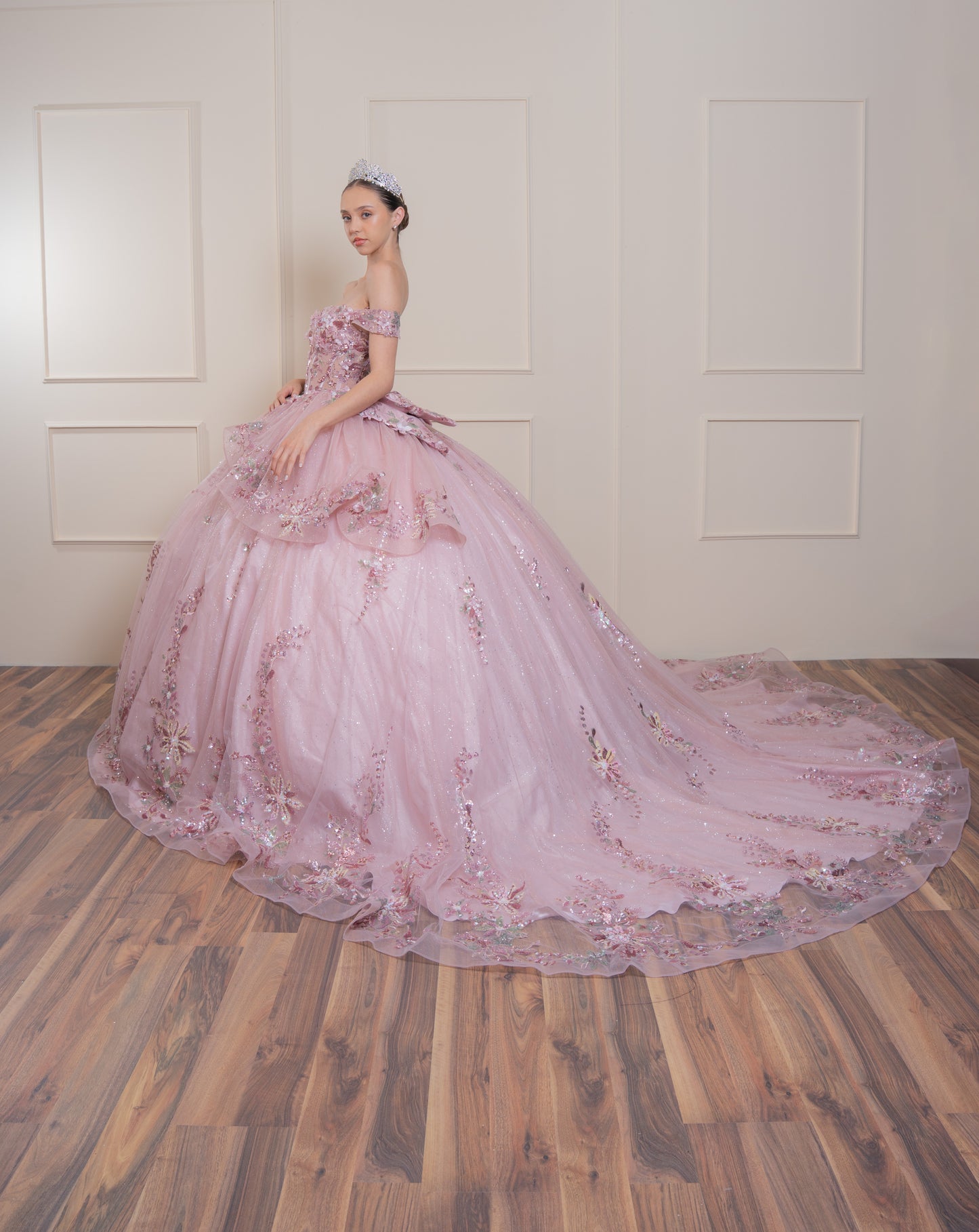 Vestido de XV Años Rosa Mauve Flores Y Pedrería en Pecho Mangas Campesinas