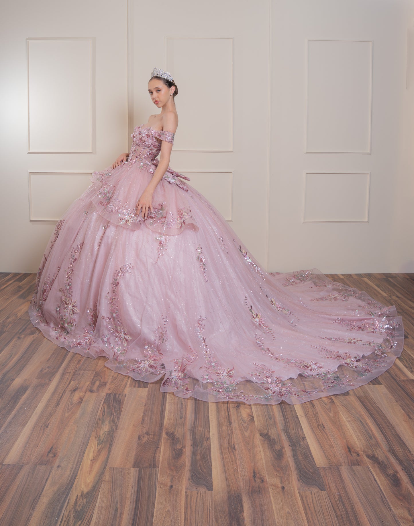 Vestido de XV Años Rosa Mauve Flores Y Pedrería en Pecho Mangas Campesinas