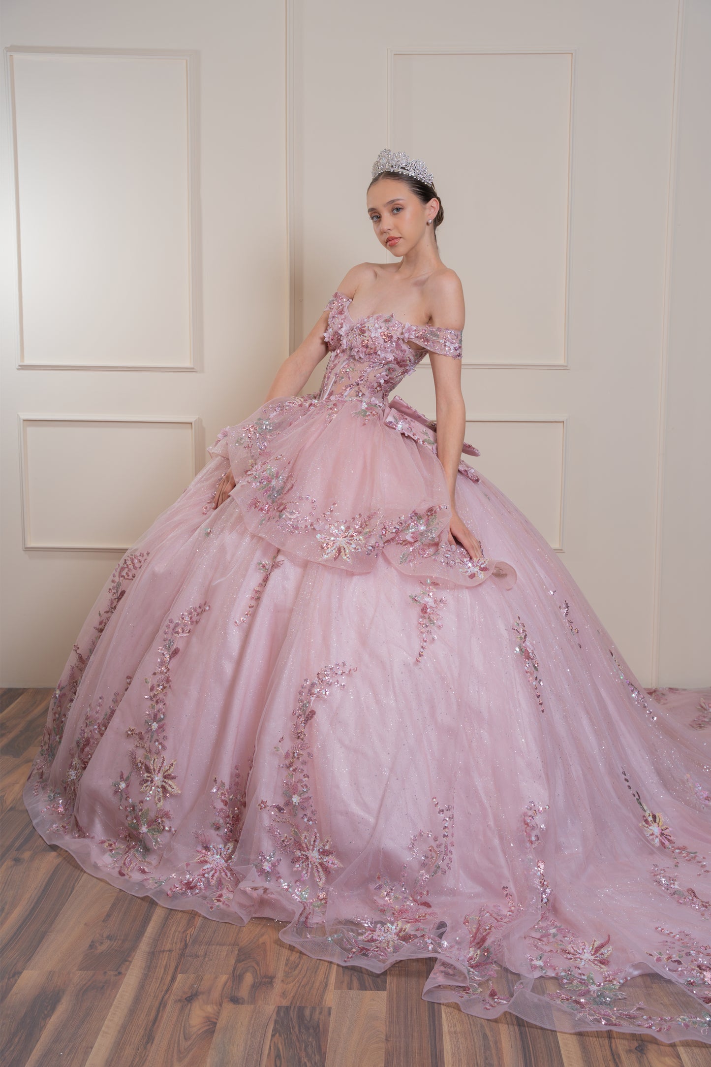 Vestido de XV Años Rosa Mauve Flores Y Pedrería en Pecho Mangas Campesinas