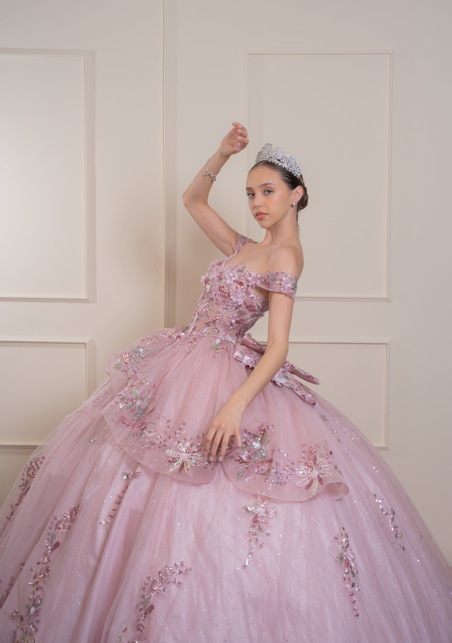 Vestido de XV Años Rosa Mauve Flores Y Pedrería en Pecho Mangas Campesinas