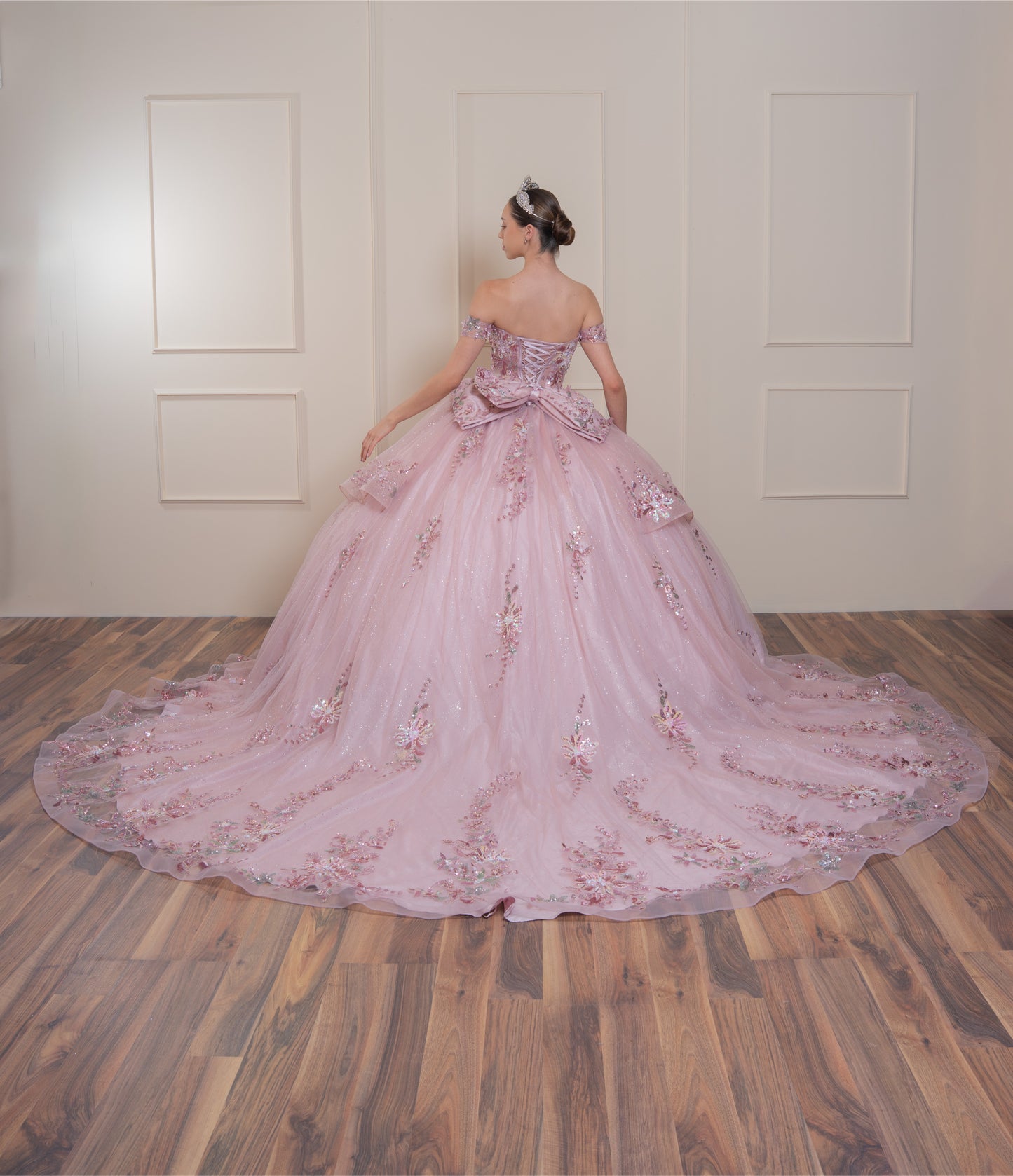 Vestido de XV Años Rosa Mauve Flores Y Pedrería en Pecho Mangas Campesinas