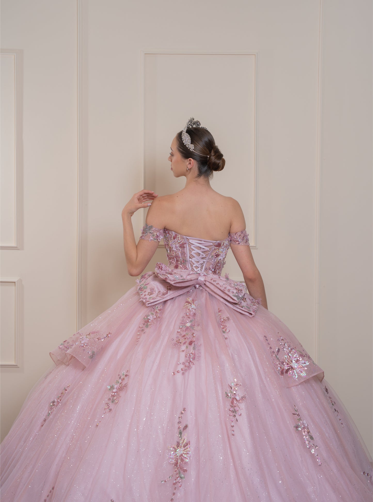 Vestido de XV Años Rosa Mauve Flores Y Pedrería en Pecho Mangas Campesinas