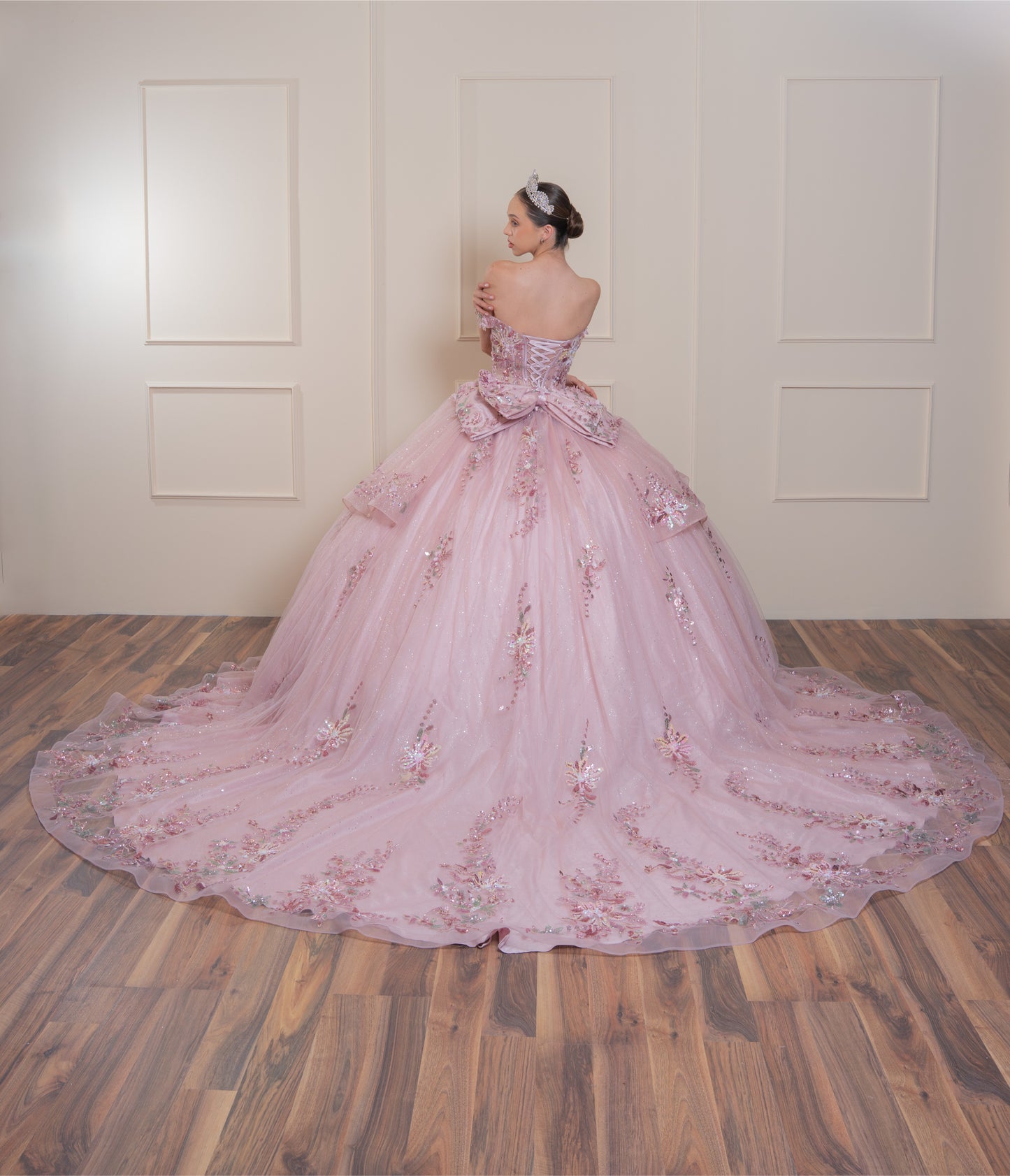 Vestido de XV Años Rosa Mauve Flores Y Pedrería en Pecho Mangas Campesinas