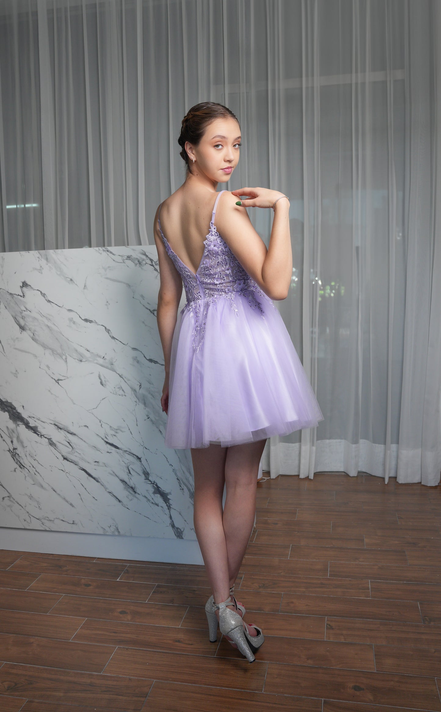 Vestido XV Años  Lila Encaje Bordado Corto
