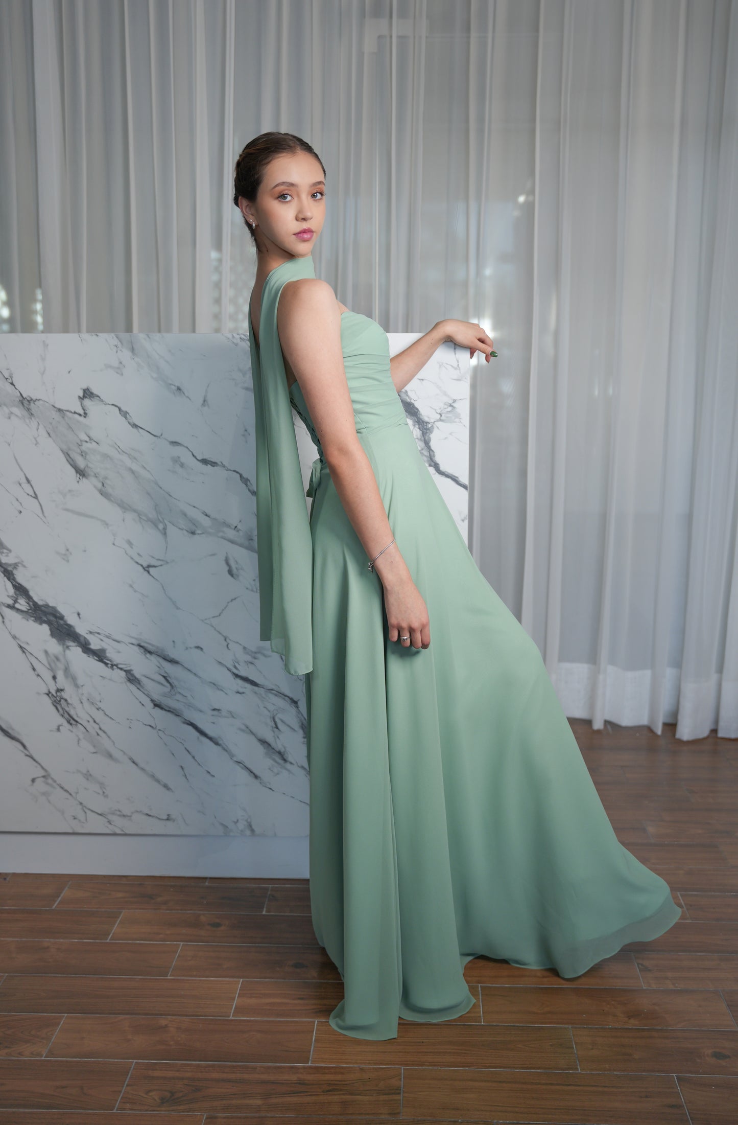 Vestido Verde Sage Straple Grapeado Corte A