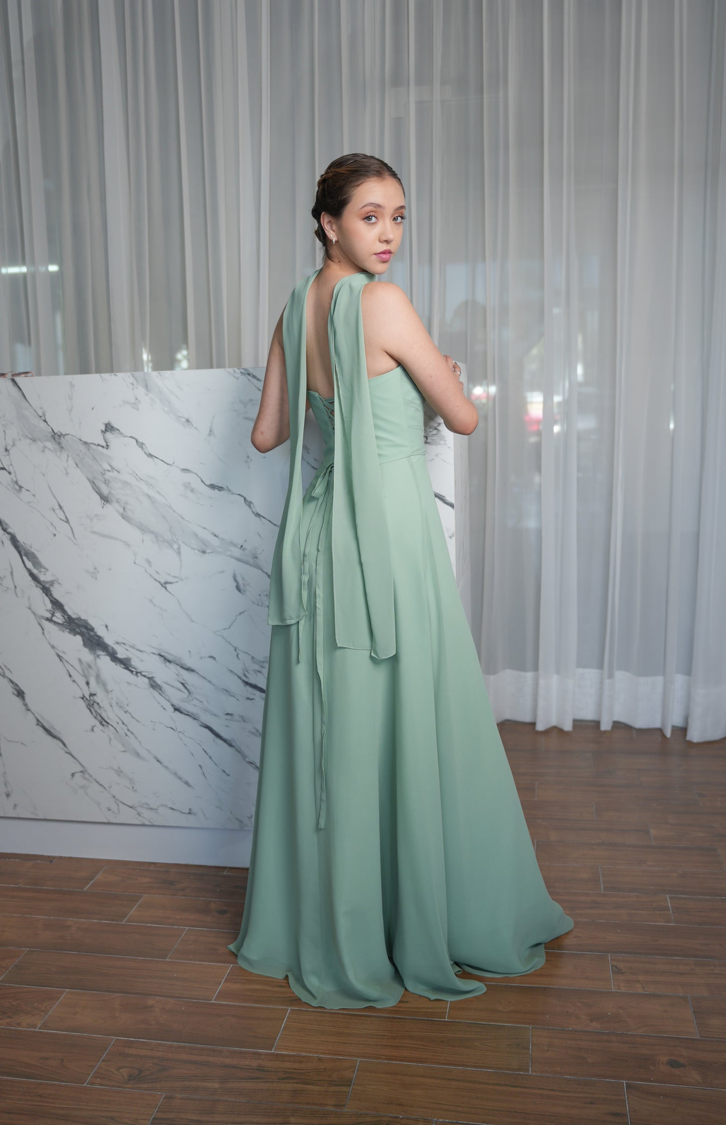 Vestido Verde Sage Straple Grapeado Corte A