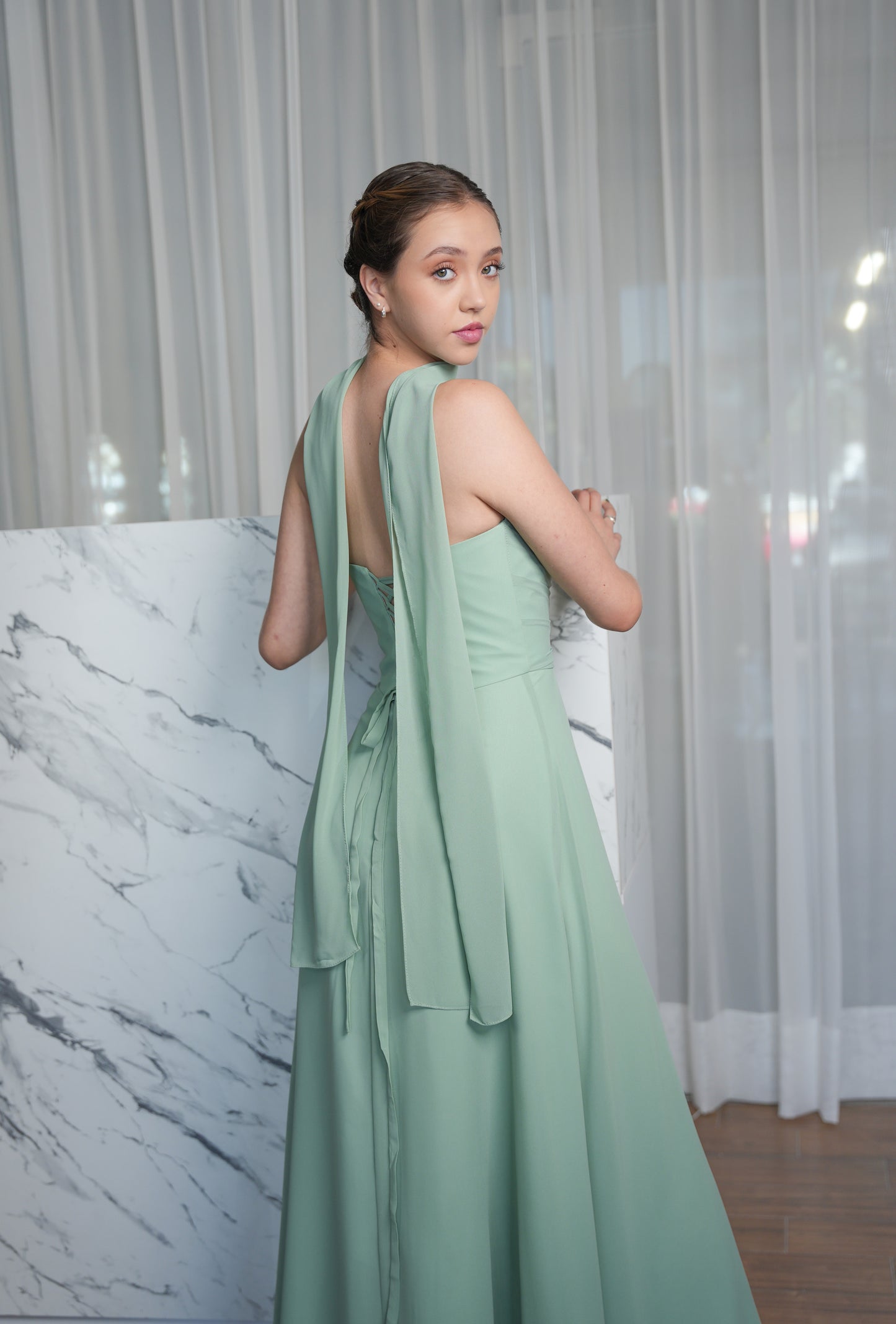 Vestido Verde Sage Straple Grapeado Corte A