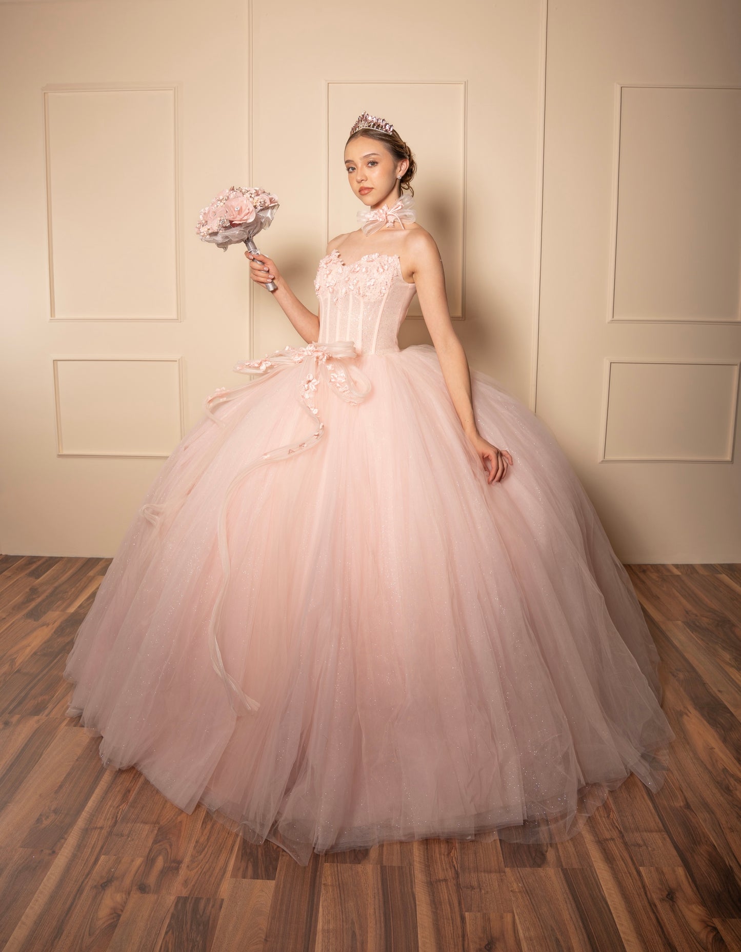 Vestido de XV Años Rosa Baby Moño en Falda y Gargantilla