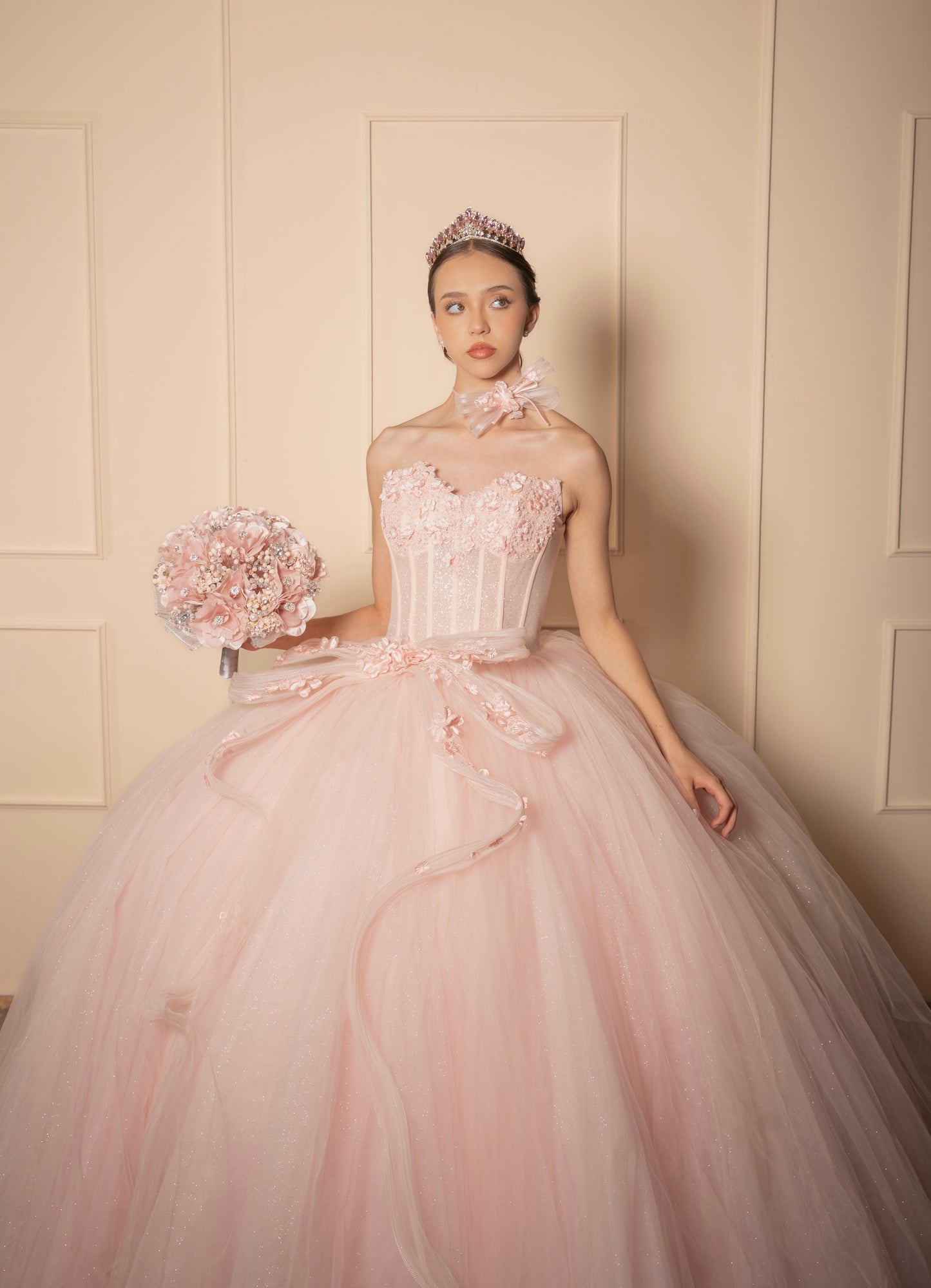 Vestido de XV Años Rosa Baby Moño en Falda y Gargantilla