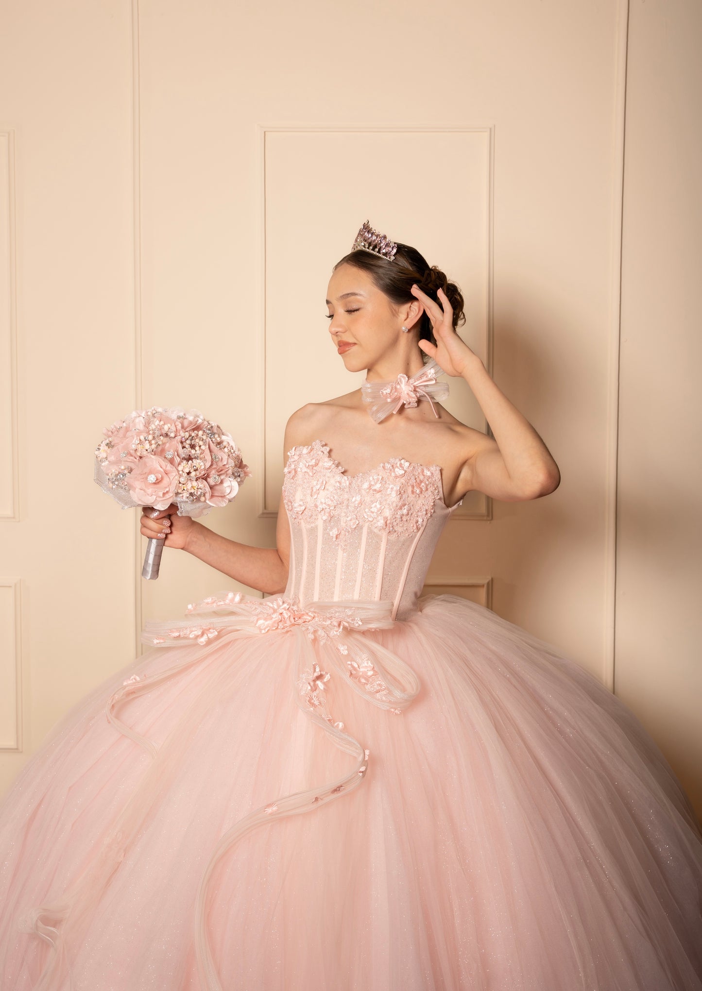 Vestido de XV Años Rosa Baby Moño en Falda y Gargantilla