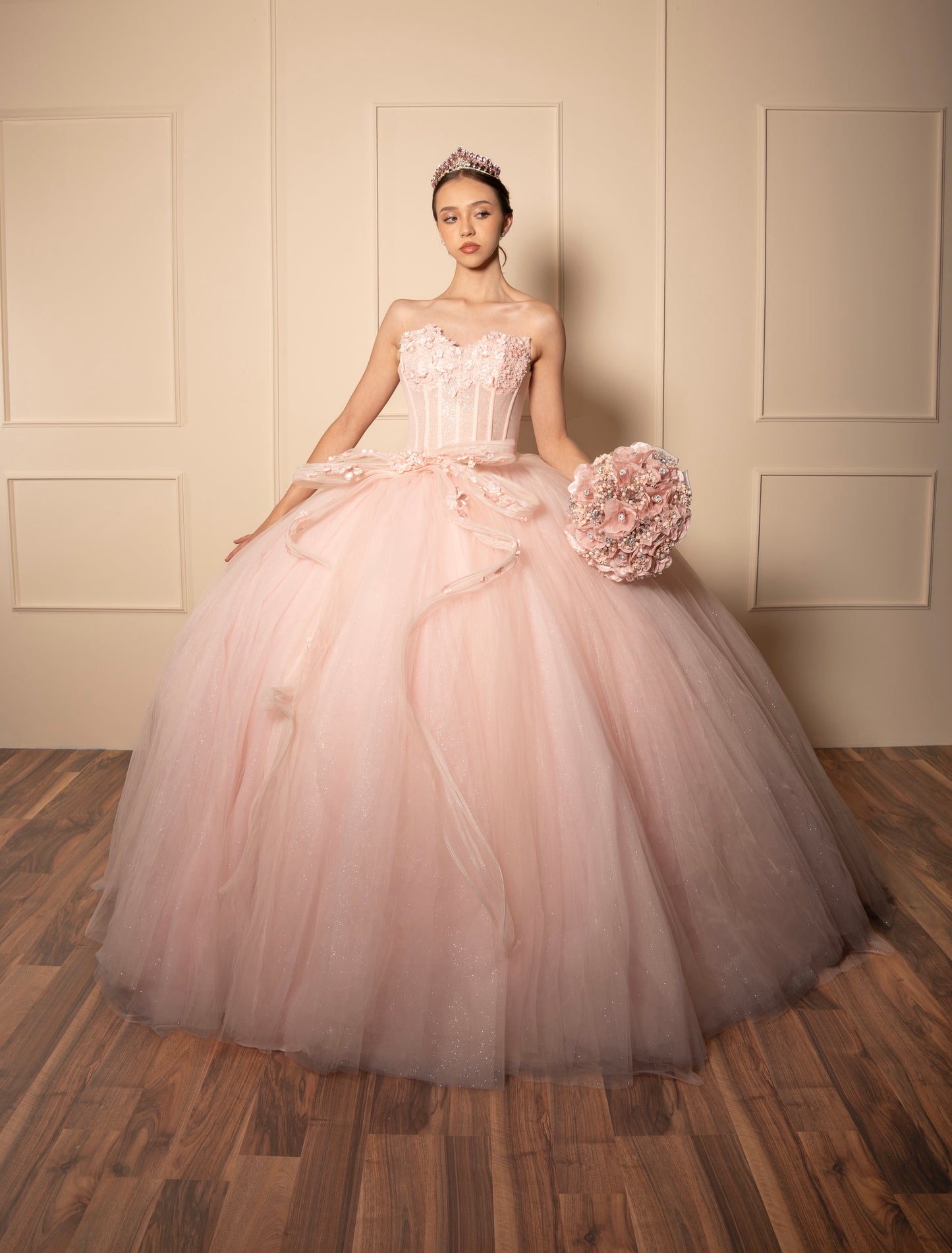 Vestido de XV Años Rosa Baby Moño en Falda y Gargantilla