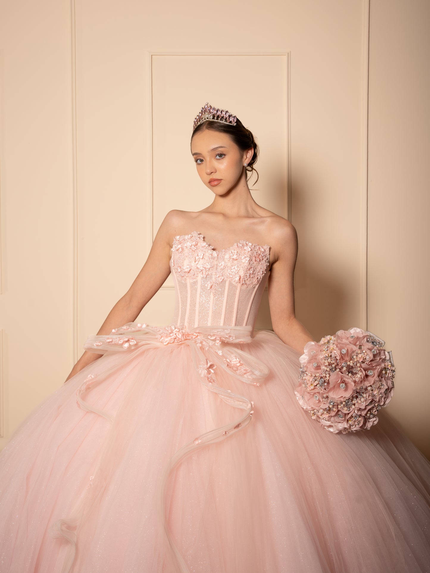 Vestido de XV Años Rosa Baby Moño en Falda y Gargantilla