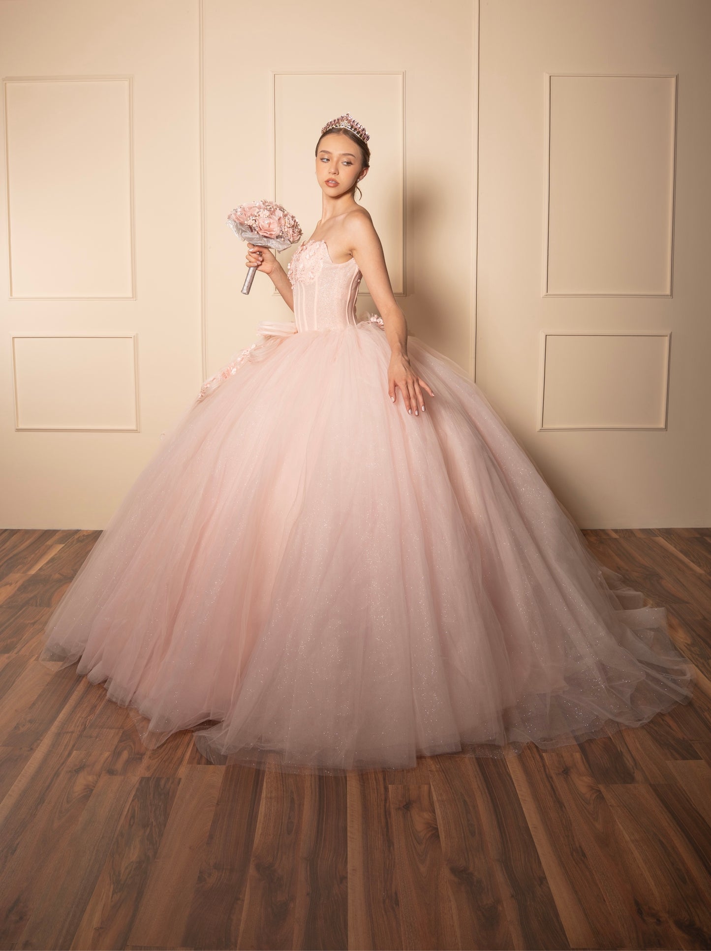 Vestido de XV Años Rosa Baby Moño en Falda y Gargantilla