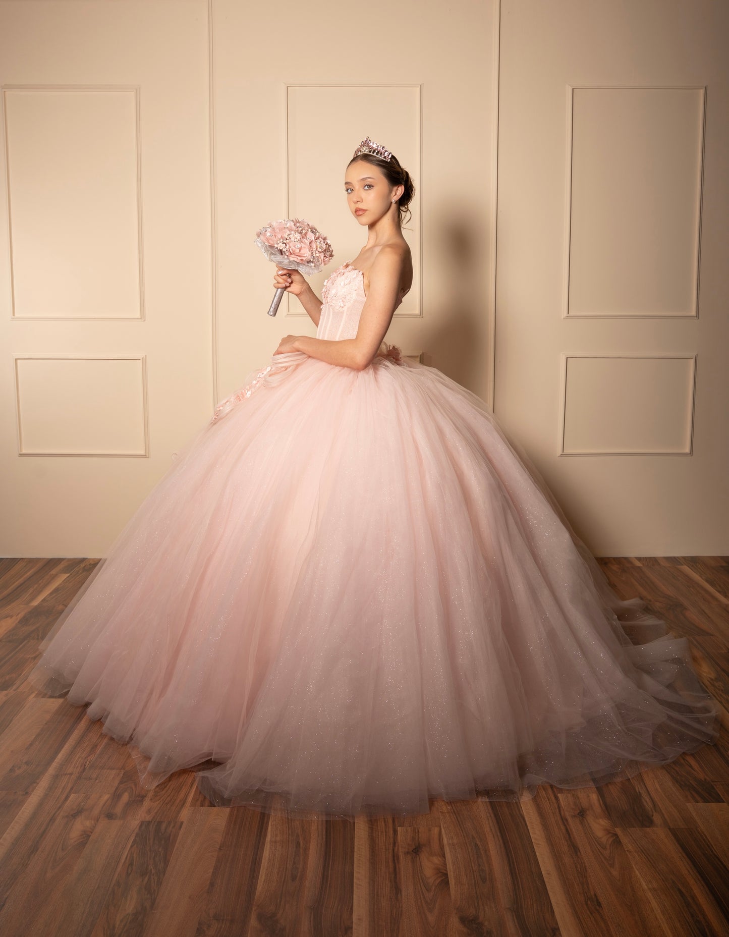 Vestido de XV Años Rosa Baby Moño en Falda y Gargantilla