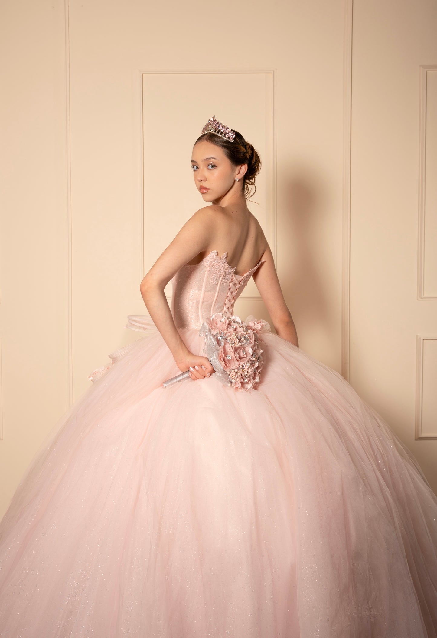 Vestido de XV Años Rosa Baby Moño en Falda y Gargantilla