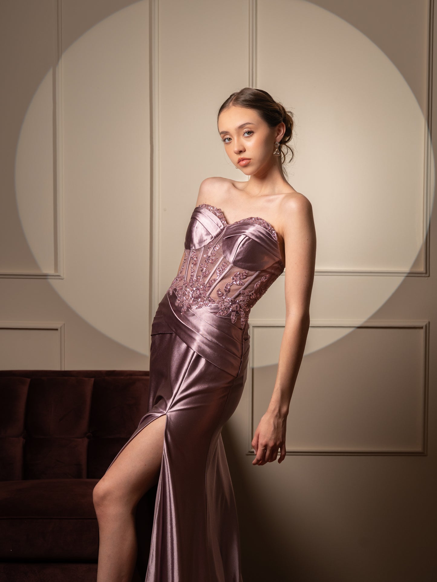 Vestido Straple Detalle En Corset Falda Lisa