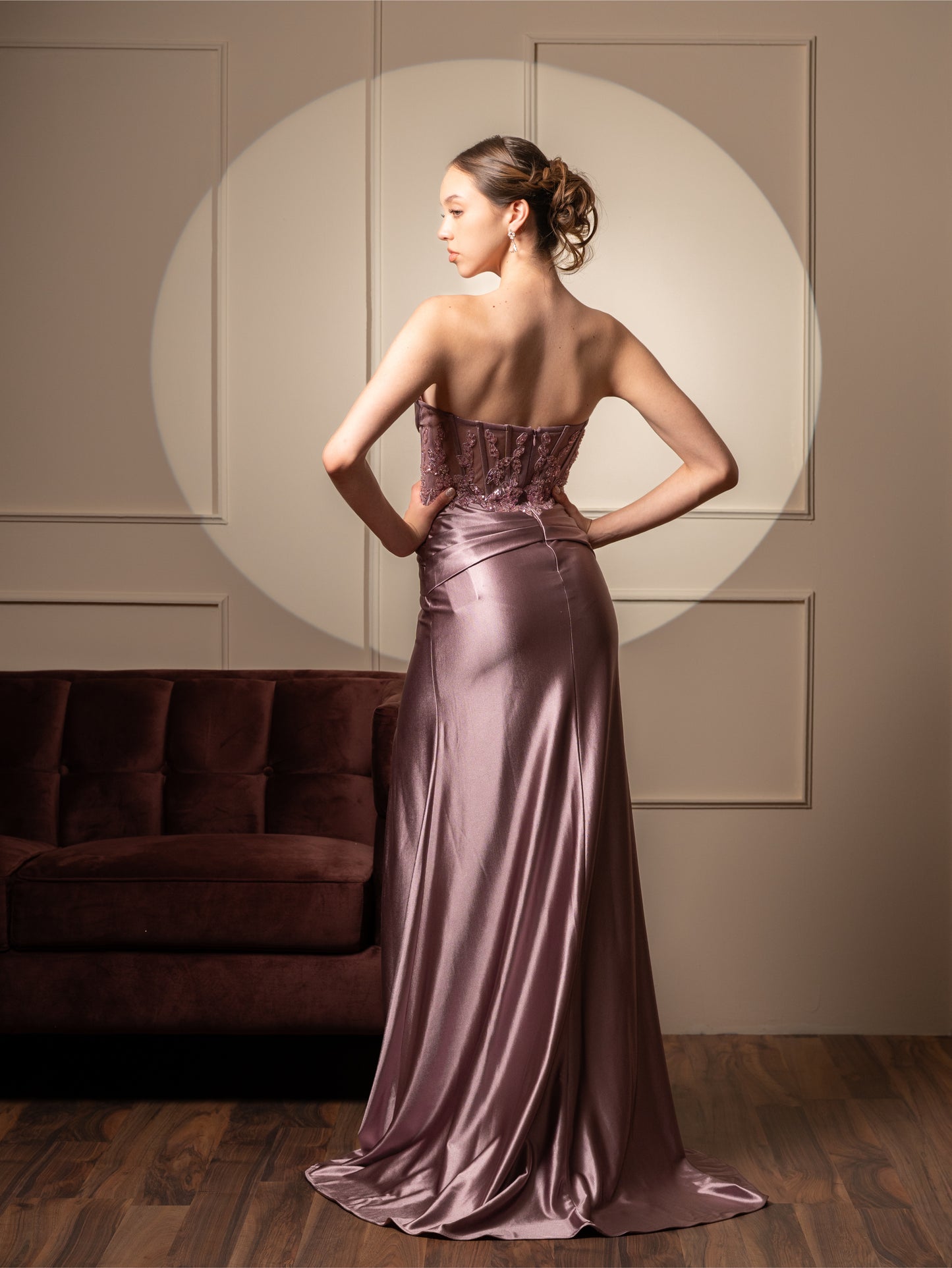 Vestido Straple Detalle En Corset Falda Lisa