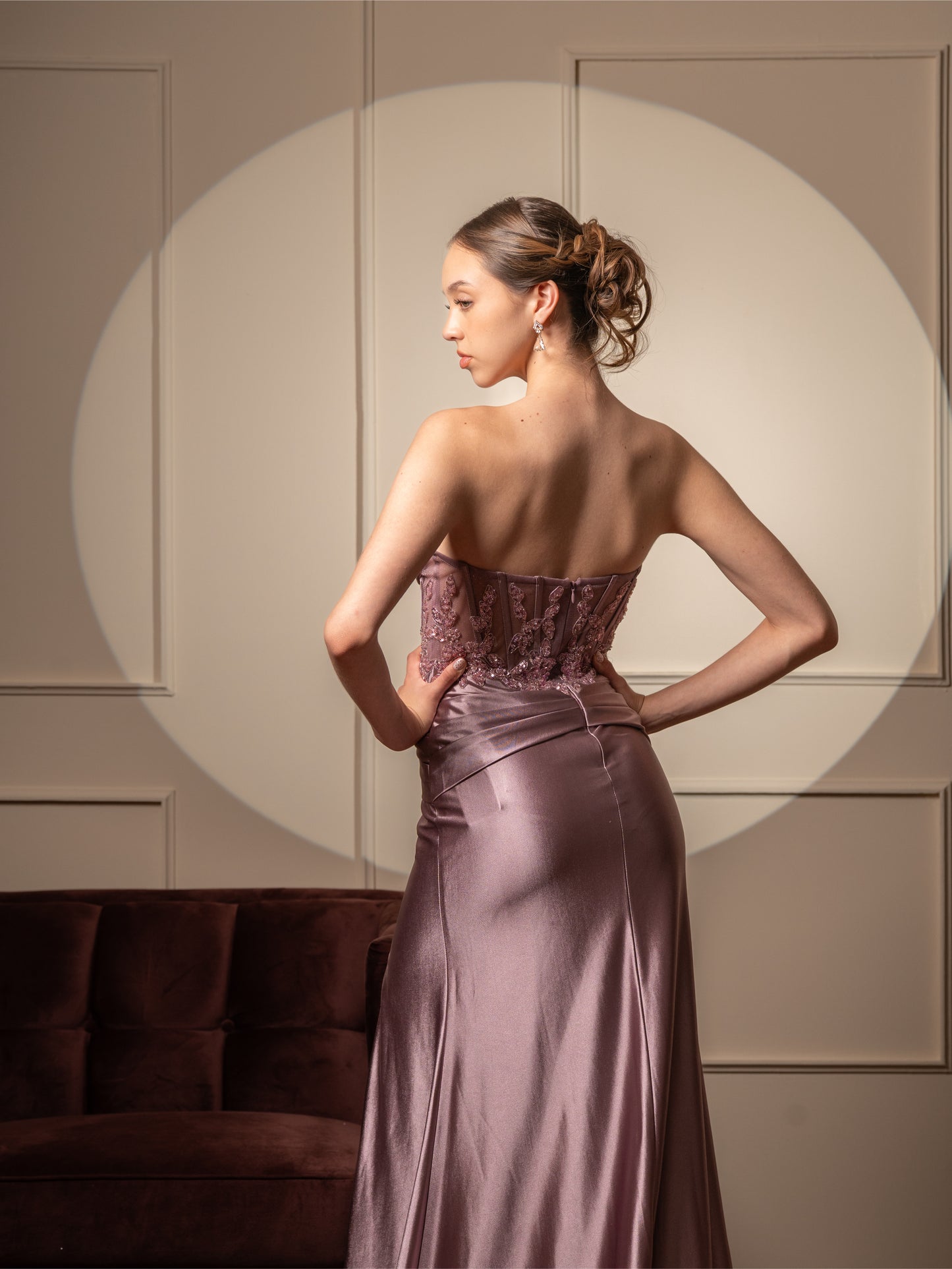 Vestido Straple Detalle En Corset Falda Lisa