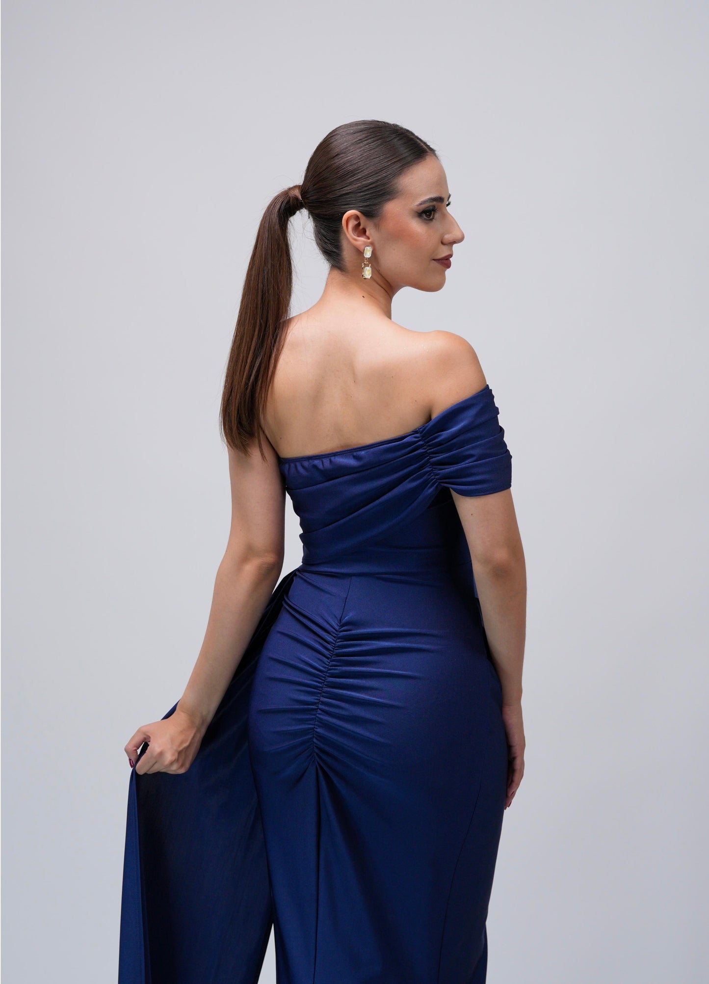 Vestido con Manga A Un Lado Y Banda