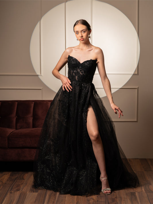 Vestido Negro Corte A Con Detalles Y Brillos