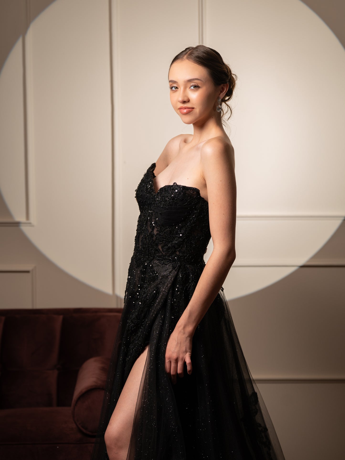 Vestido Negro Corte A Con Detalles Y Brillos